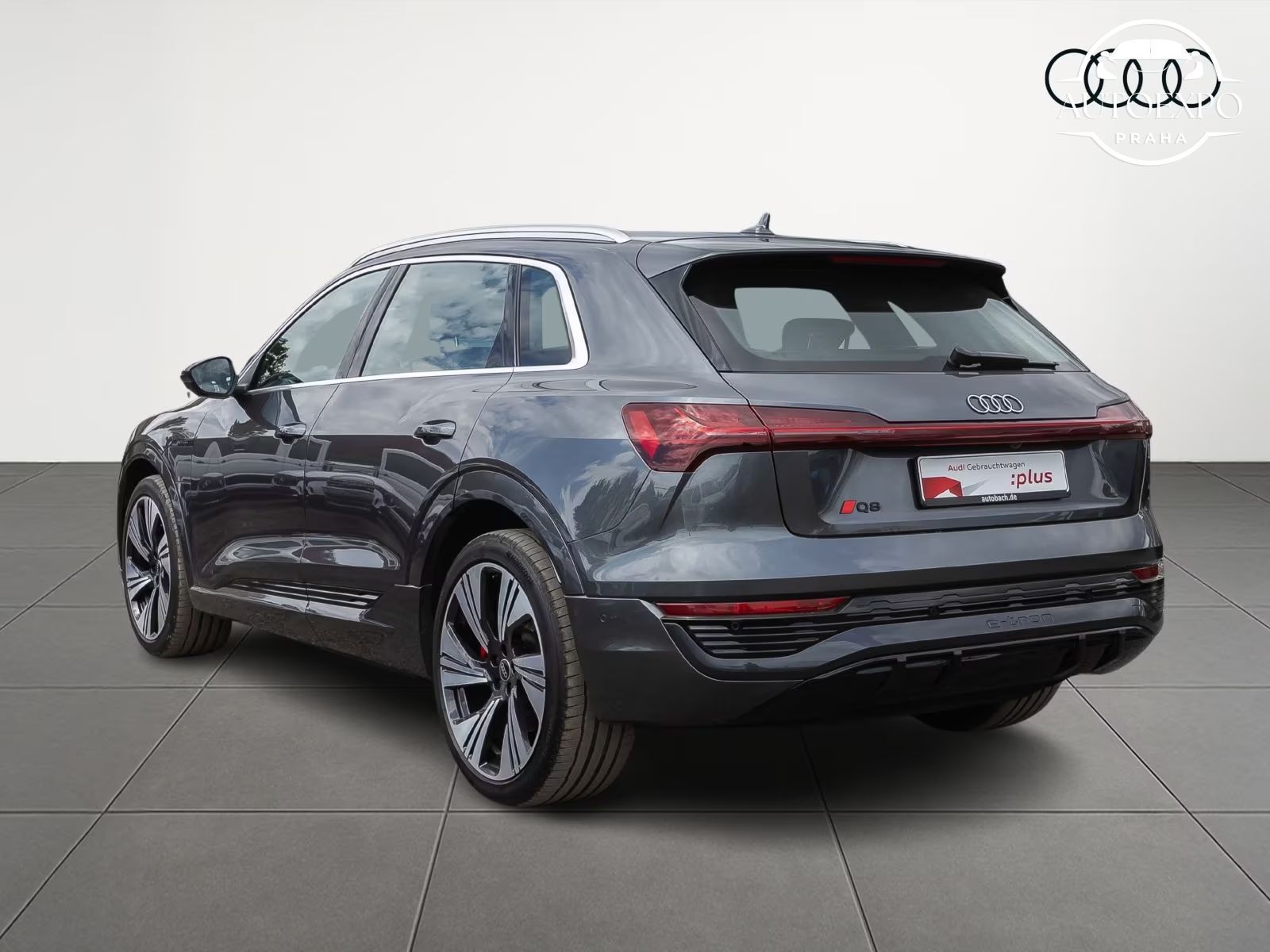 Audi Q8 e-tron, S line 55 Navi Matrix - fotka 6