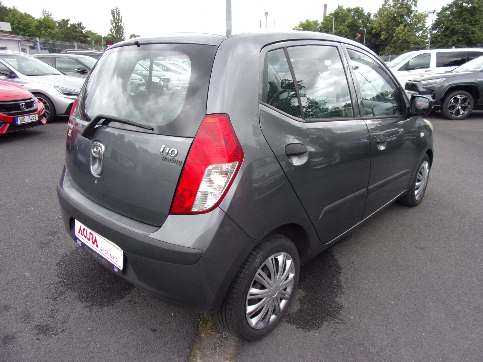 Hyundai i10, 1,1 i Klima - fotka 3