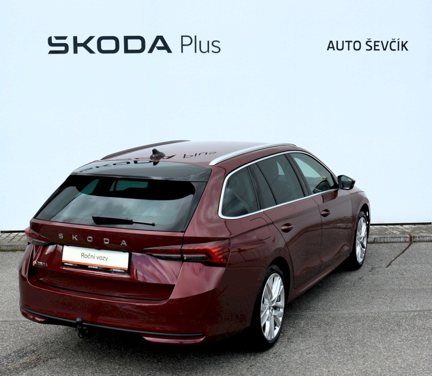 Škoda Octavia, Combi 2.0 TDI 85 kW Top Select - fotka 2