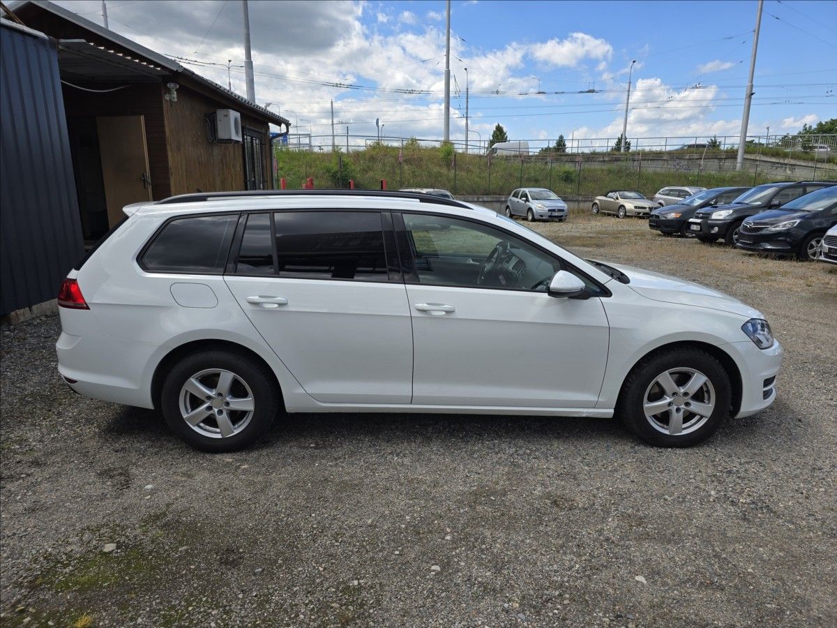 Volkswagen Golf, 1,6 TDi 77kw DSG ,tažné navi, - fotka 4