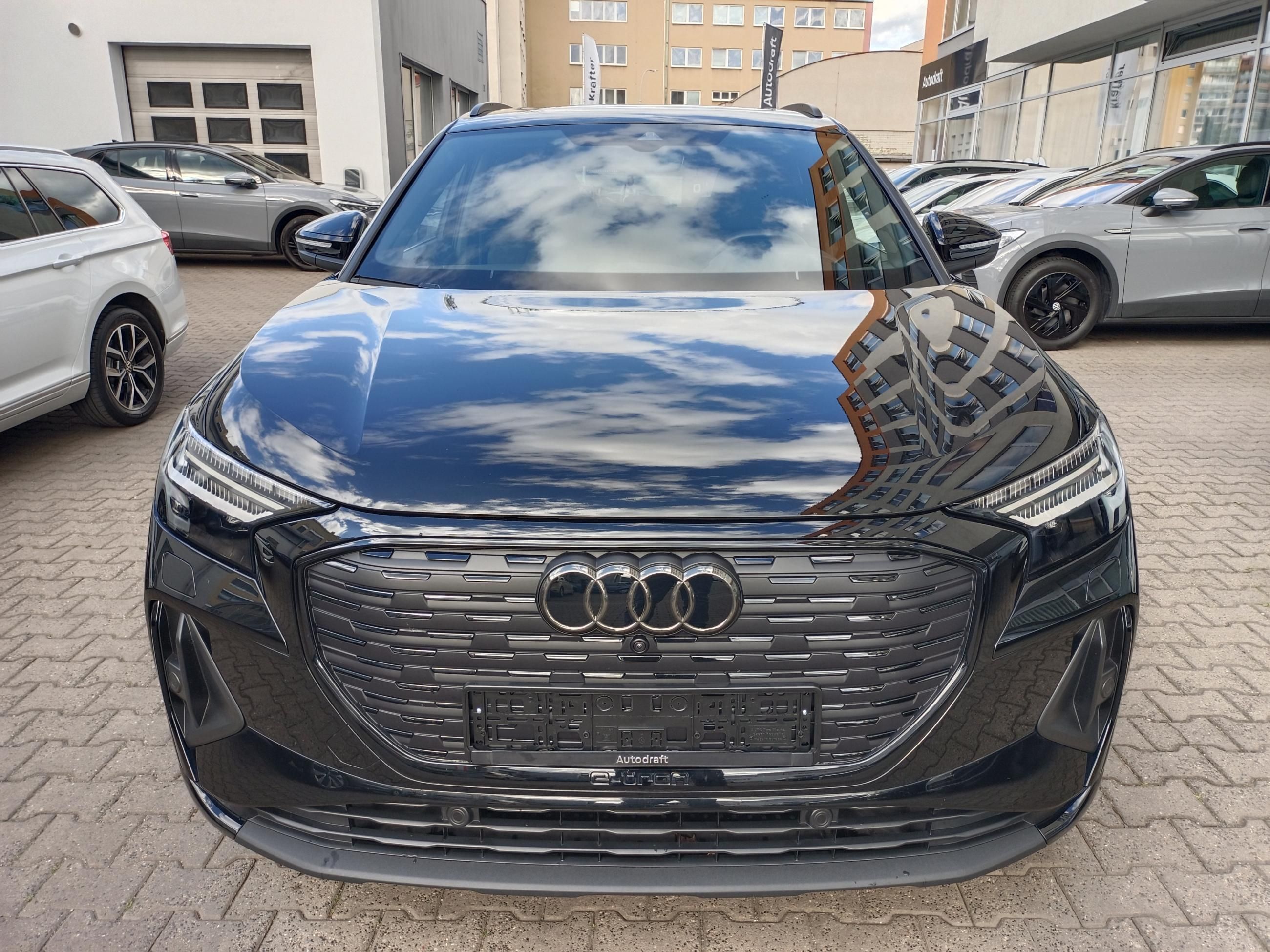 Audi Q4 e-tron, e-tron 45 150kW 82kWh S-Line - fotka 2