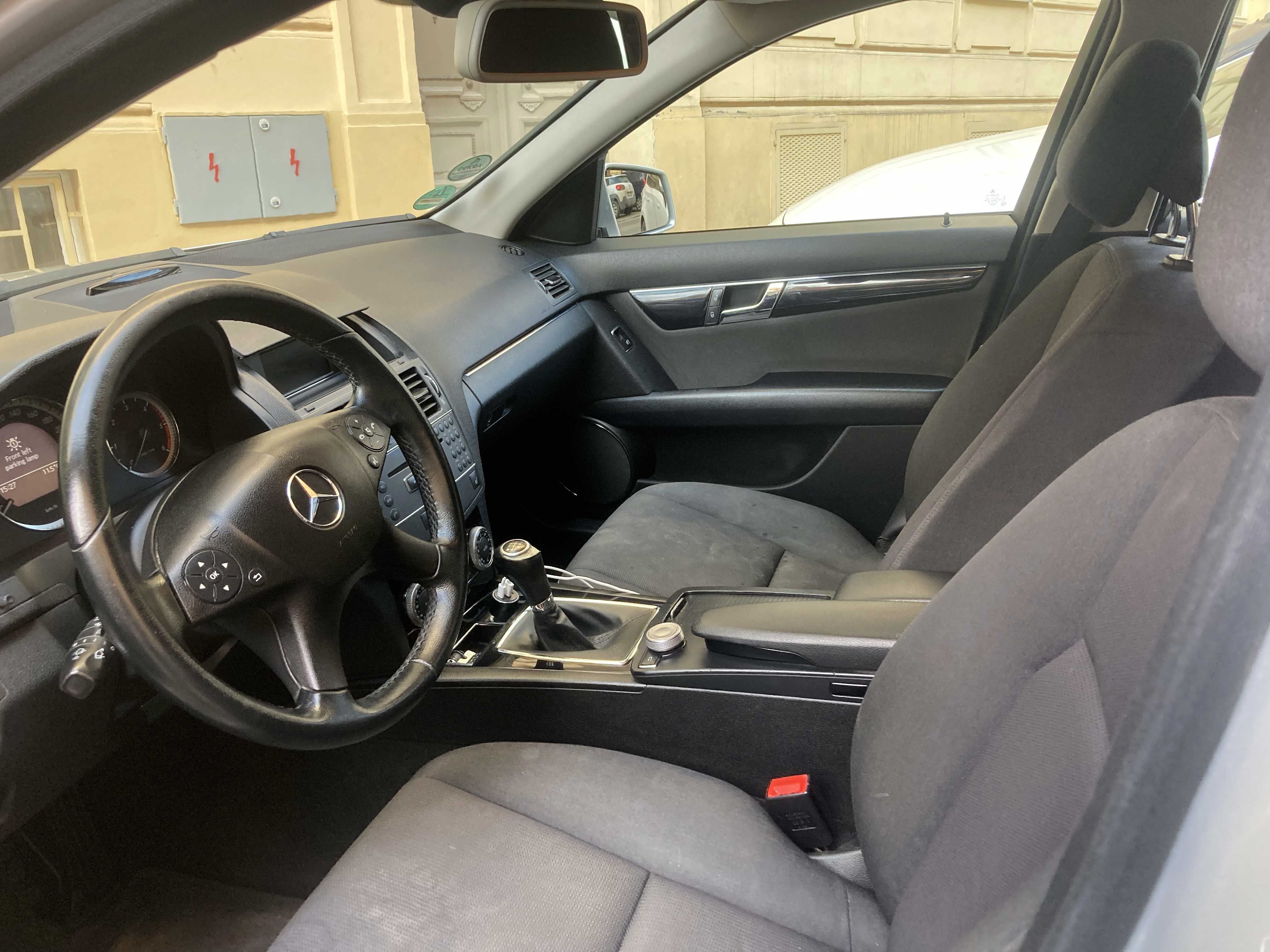 Mercedes-Benz Třídy C, Mercedes C220 CDI 2010 125kw - fotka 5