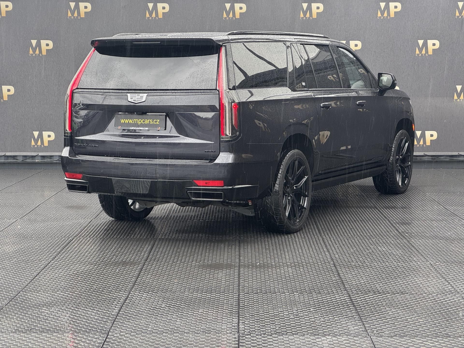 Cadillac Escalade, 6.2 V8 AWD Platinum, DPH, PPF - fotka 6