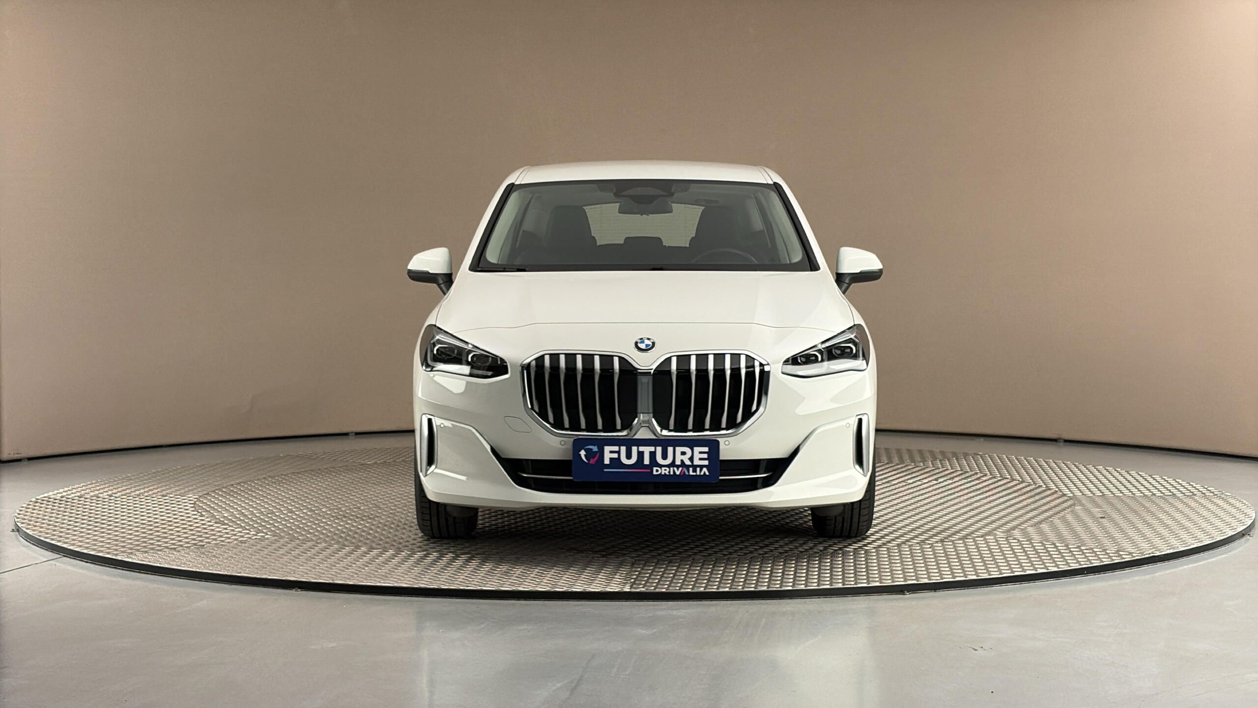 BMW Řada 2, 218i AUT Luxury Line - fotka 3