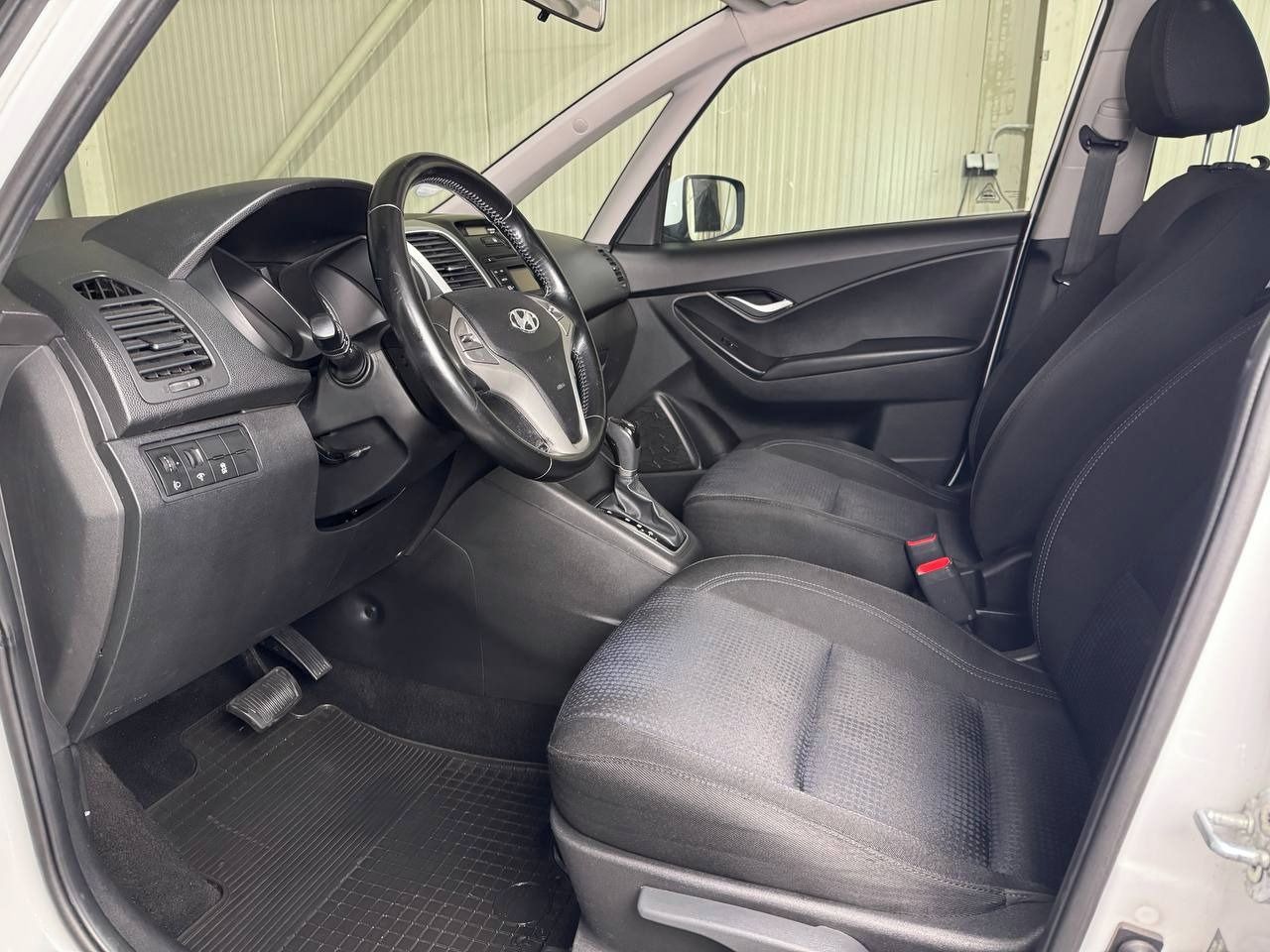 Hyundai ix20, 1.6 CVVT, ČR 2 maj., Klima - fotka 5