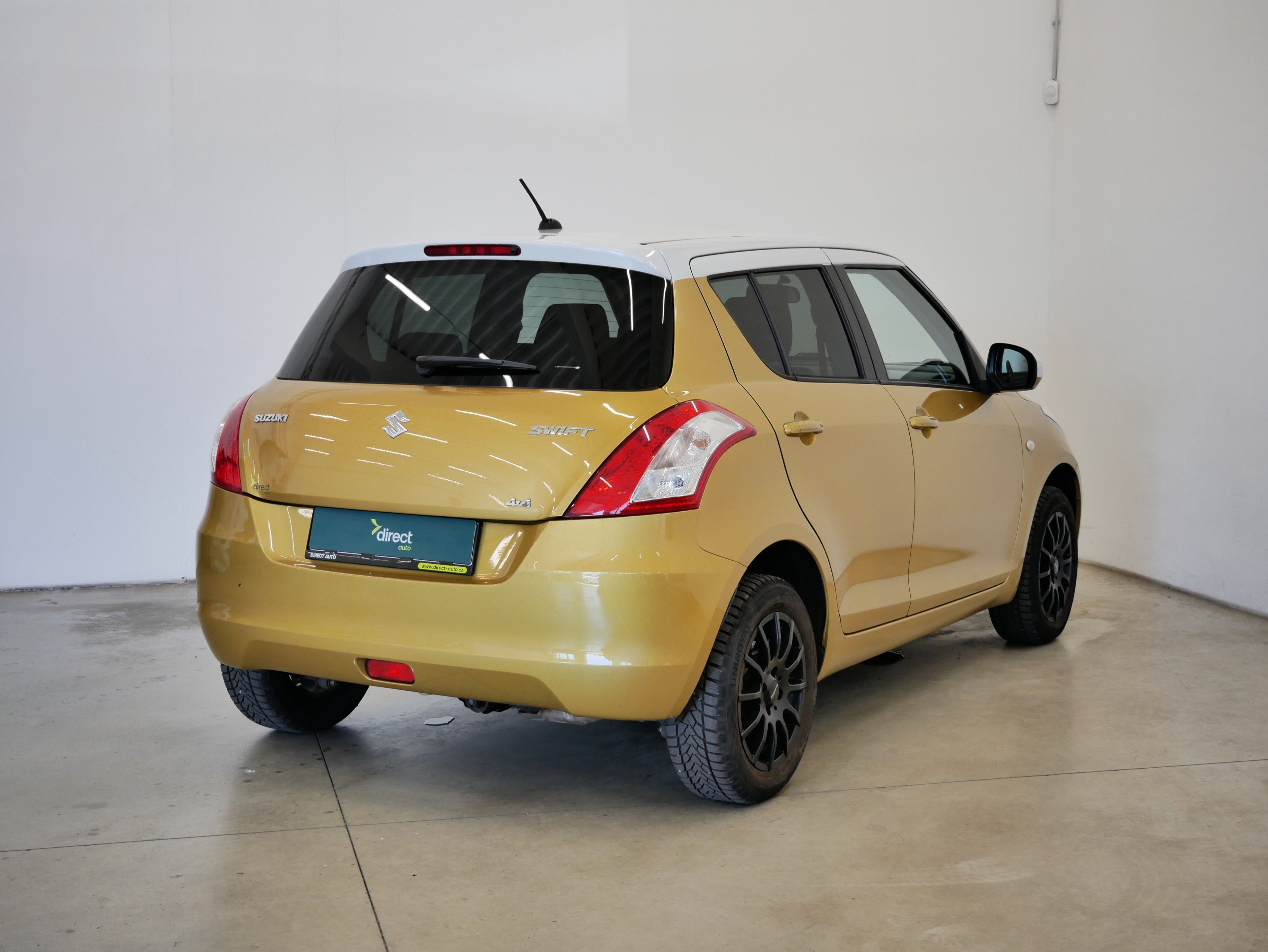 Suzuki Swift, 1.2 i 66 kW Comfort - fotka 2