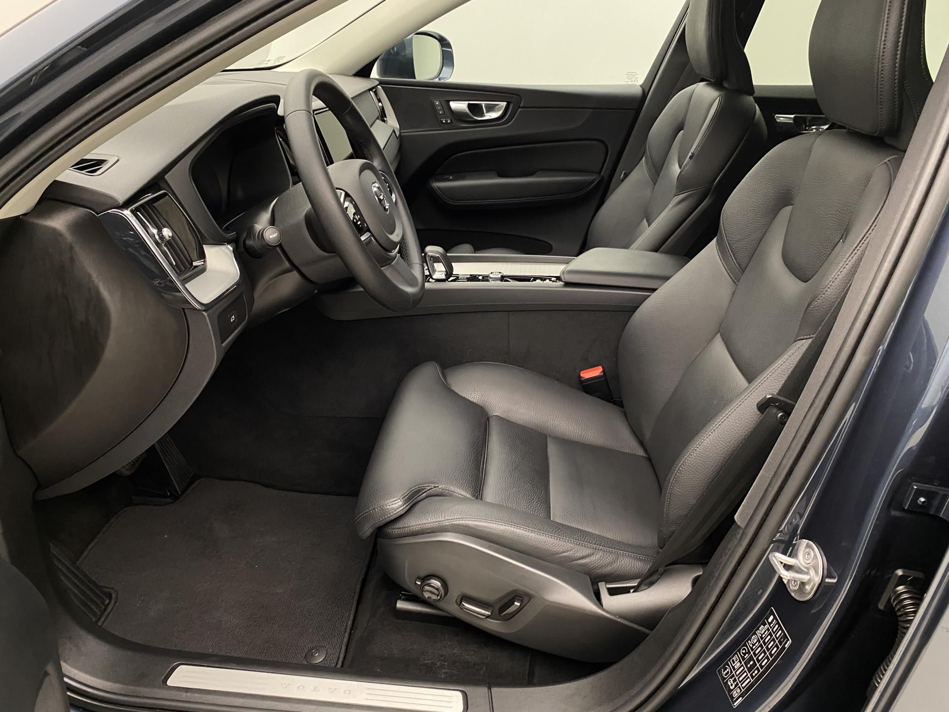 Volvo XC60, B4 AWD BRIGHT PLUS AUT CZ - fotka 3