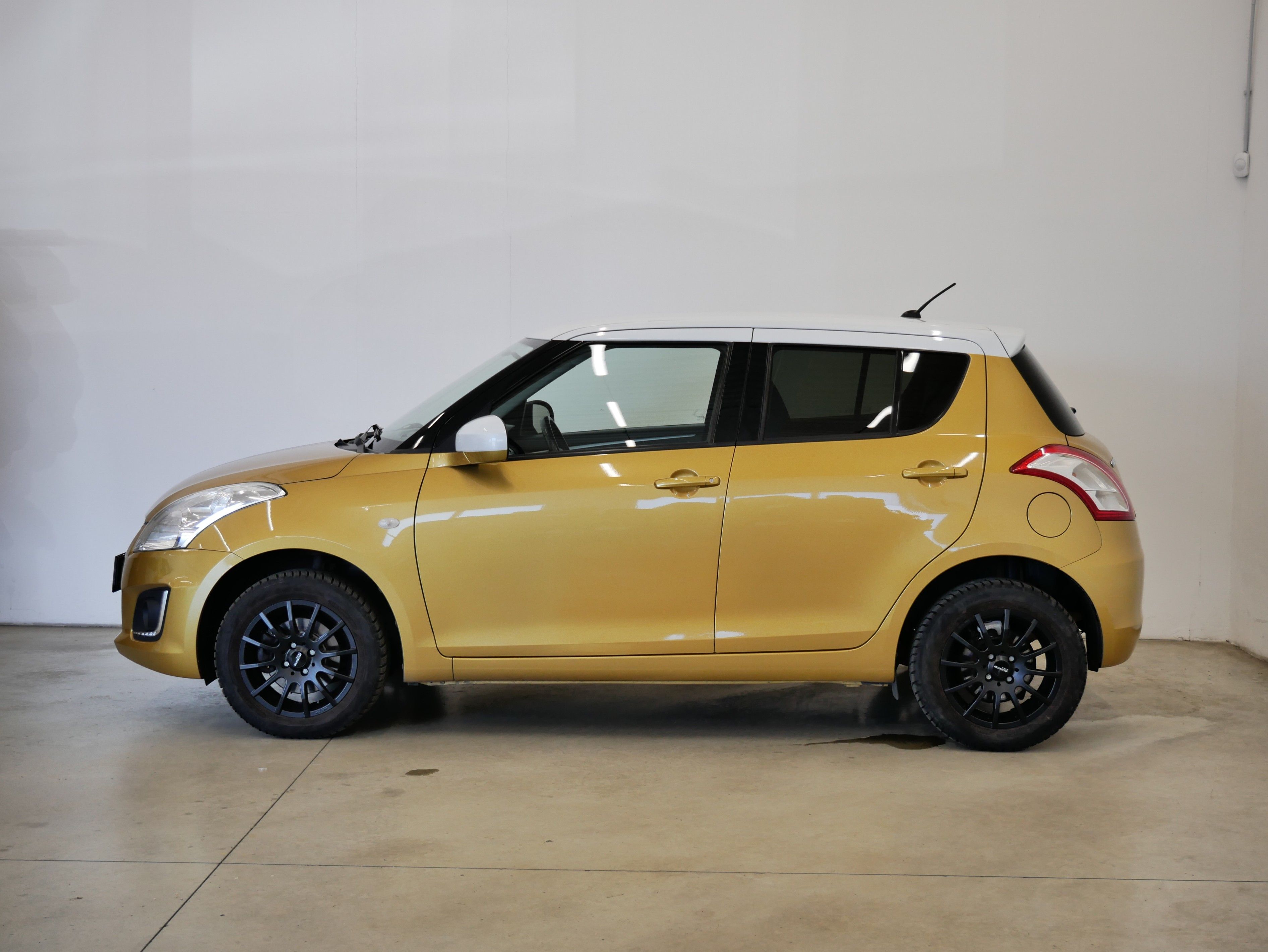 Suzuki Swift, 1.2 i 66 kW Comfort - fotka 3