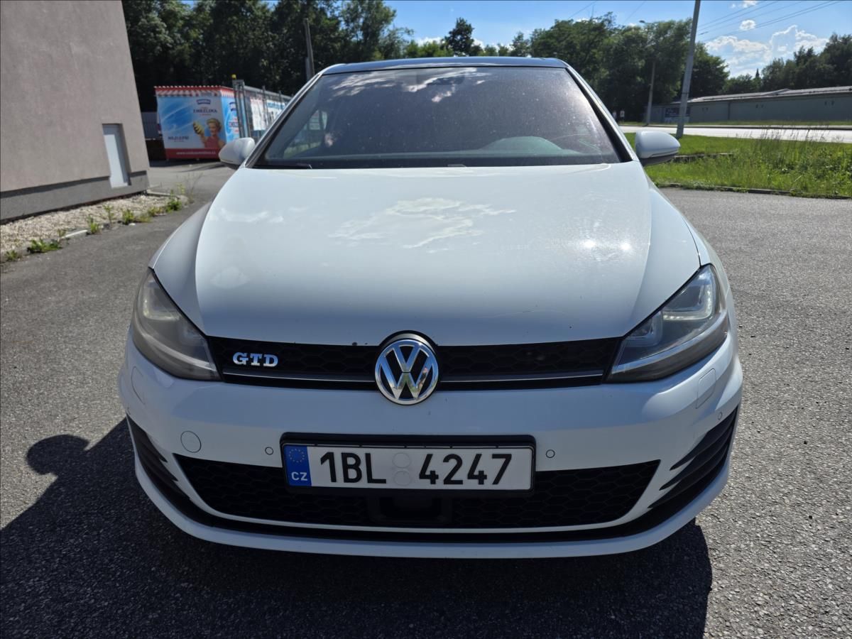 Volkswagen Golf, 2,0 2.0GTD 135KW DSG BOHATÁ VÝ - fotka 2
