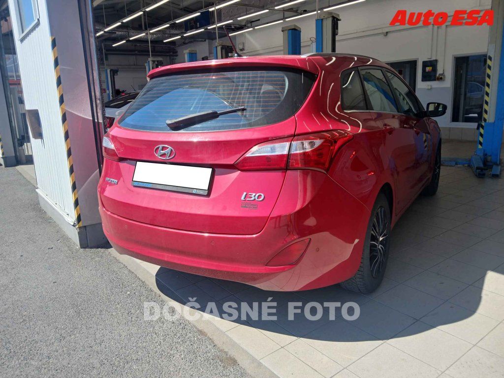 Hyundai i30, 1.6 CRDI - fotka 2