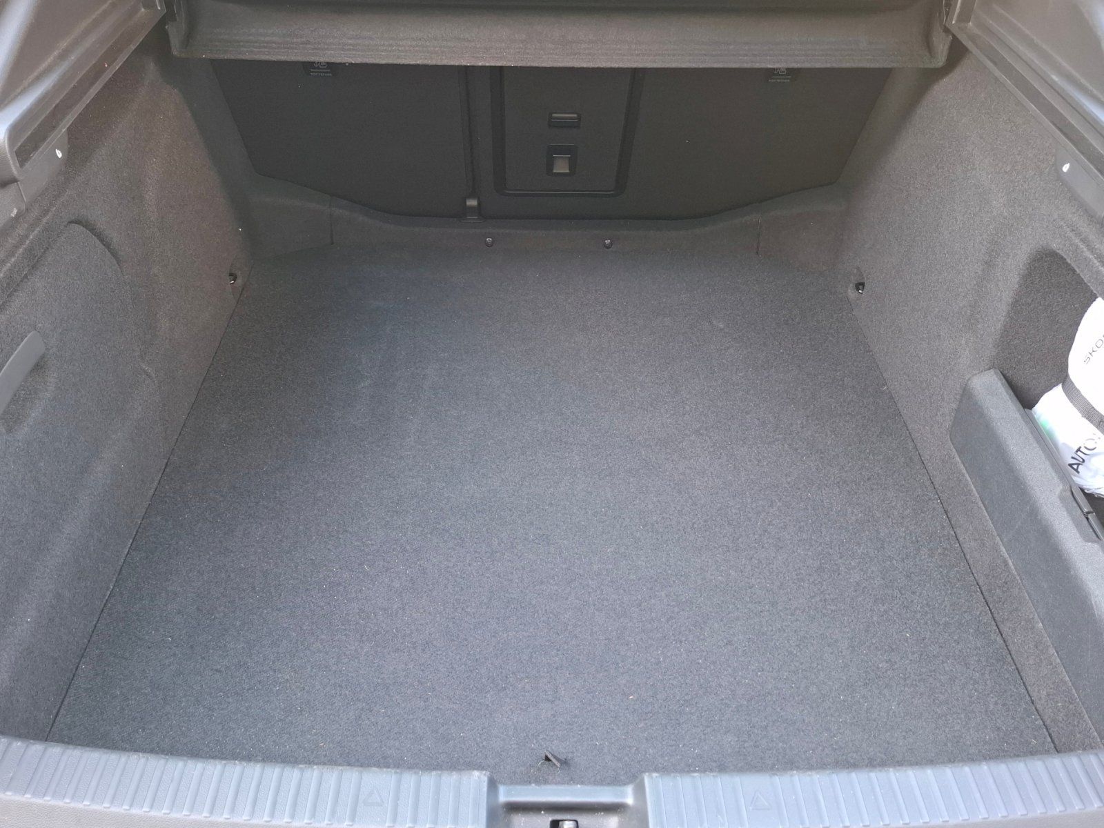Škoda Superb, L&K TD 142/2.0 A7A - fotka 6