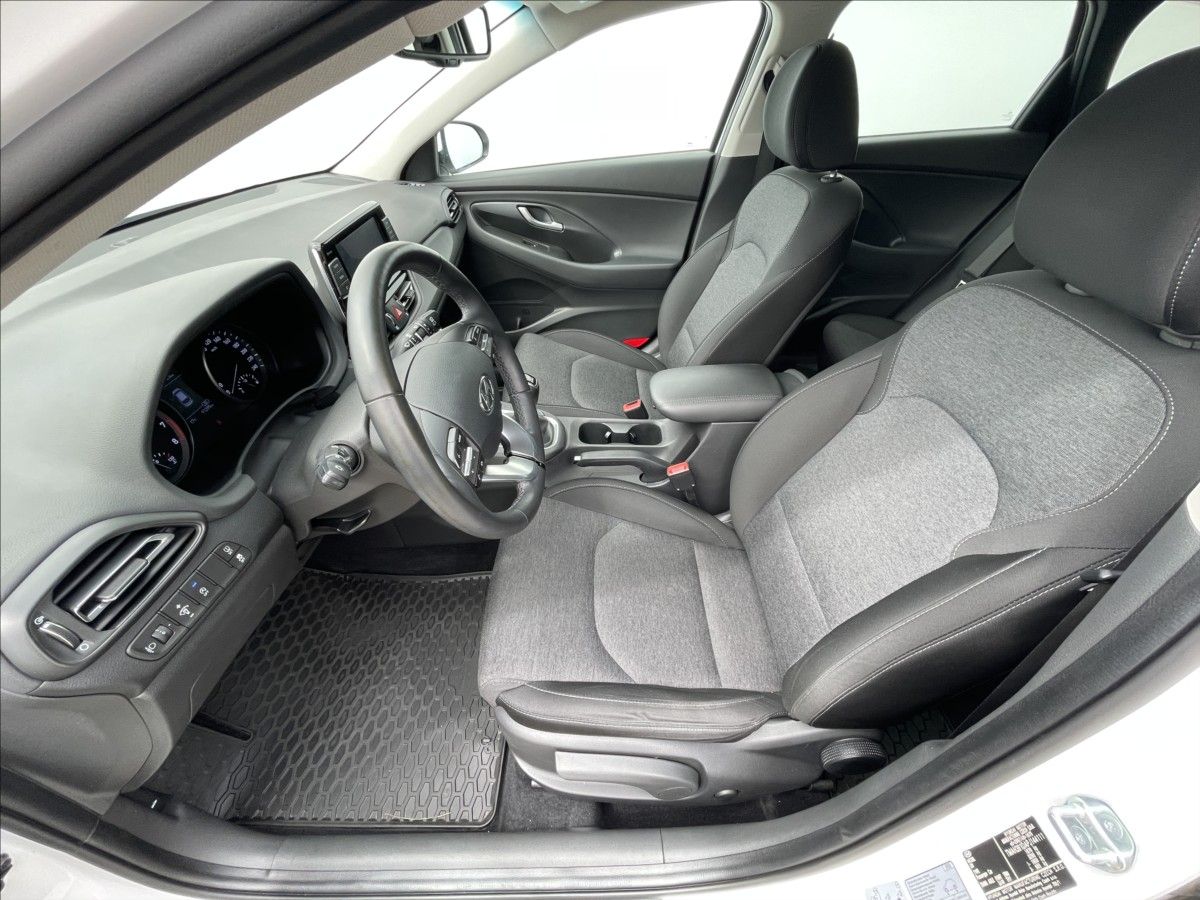 Hyundai i30, 1,5 T-GDI Combi Smart - fotka 4