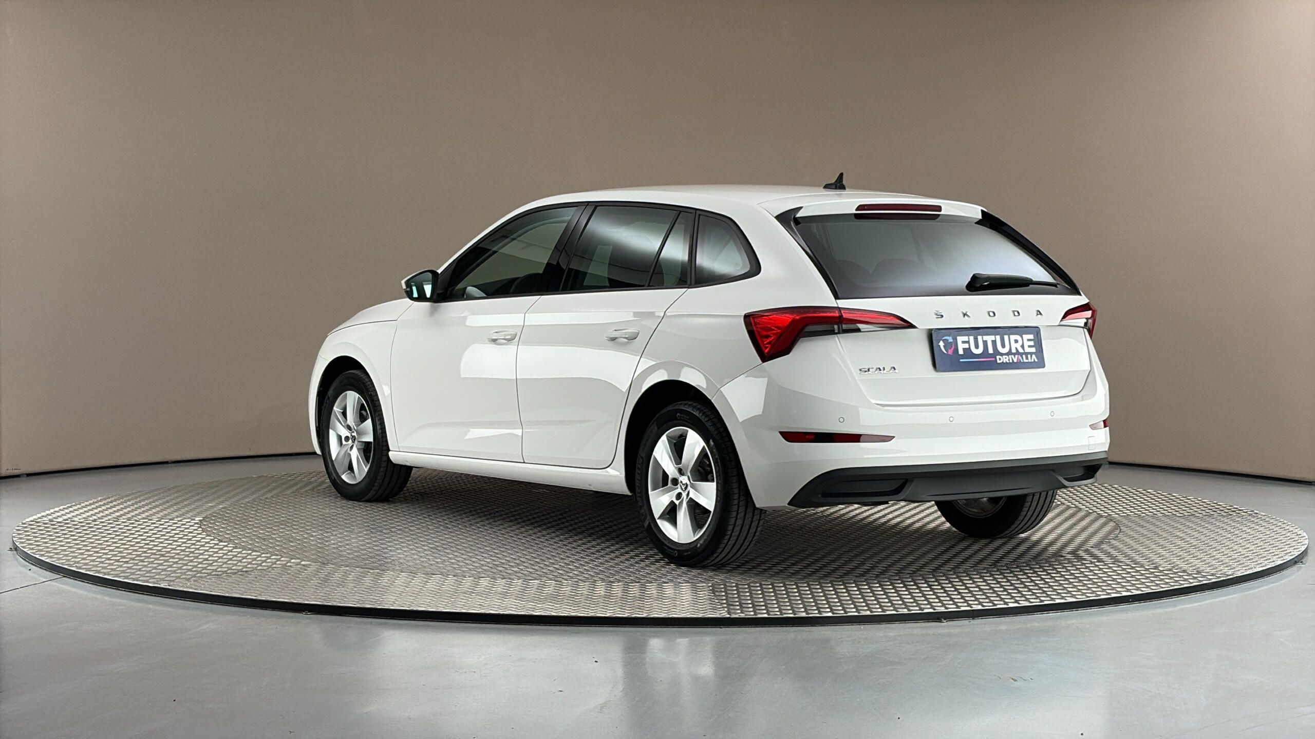 Škoda Scala, 1.0 TSI Ambition - fotka 2