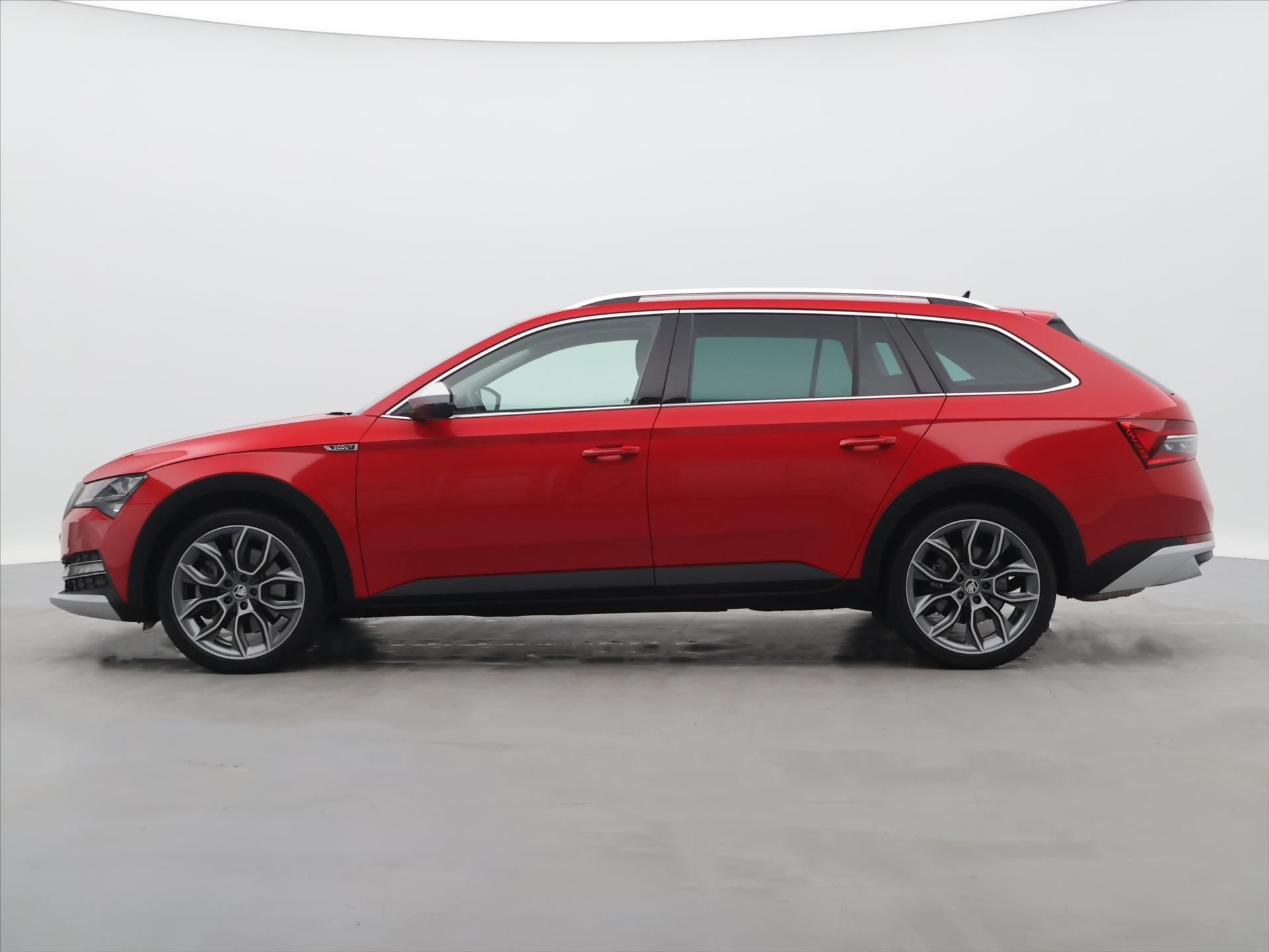 Škoda Superb, 2.0 TSI 206KW 4X4 SCOUT CZ 18T - fotka 4