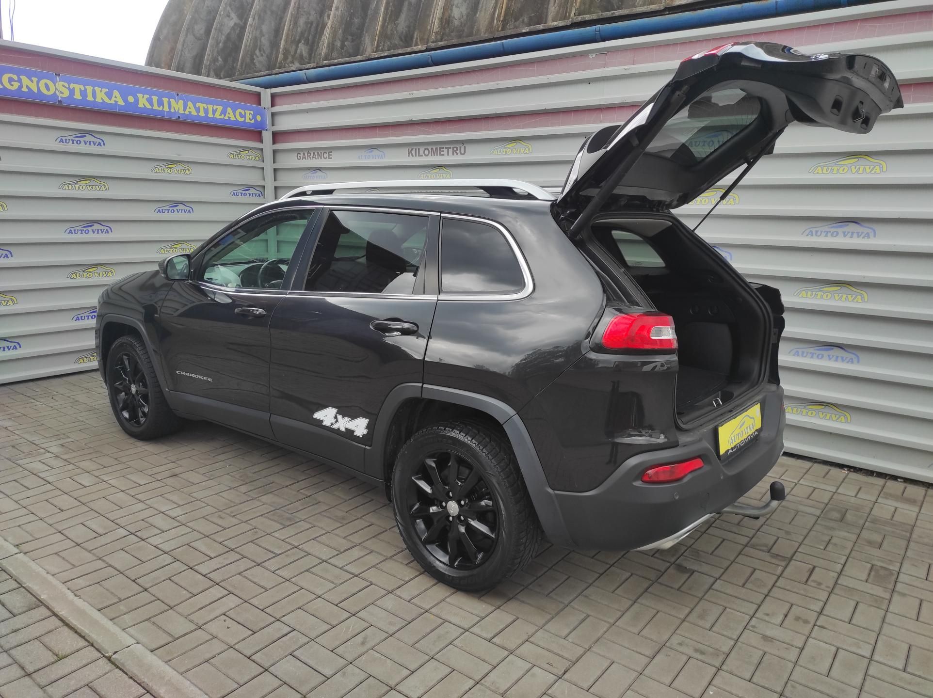 Jeep Cherokee, 2,2M-Jet 4x4, AT, NAVI, Tažné! - fotka 4