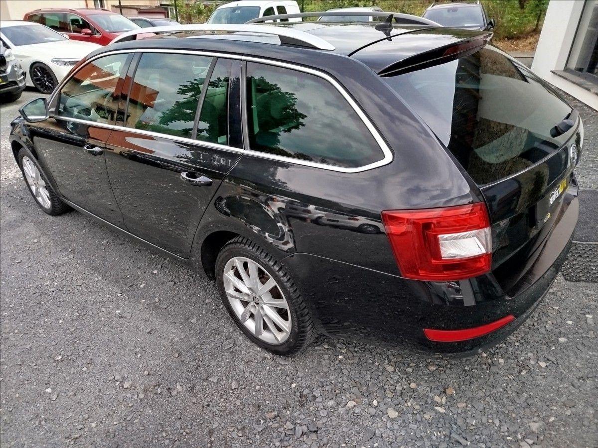 Škoda Octavia, 1,4 TSi 110kW STYLE, PANORAMA - fotka 4