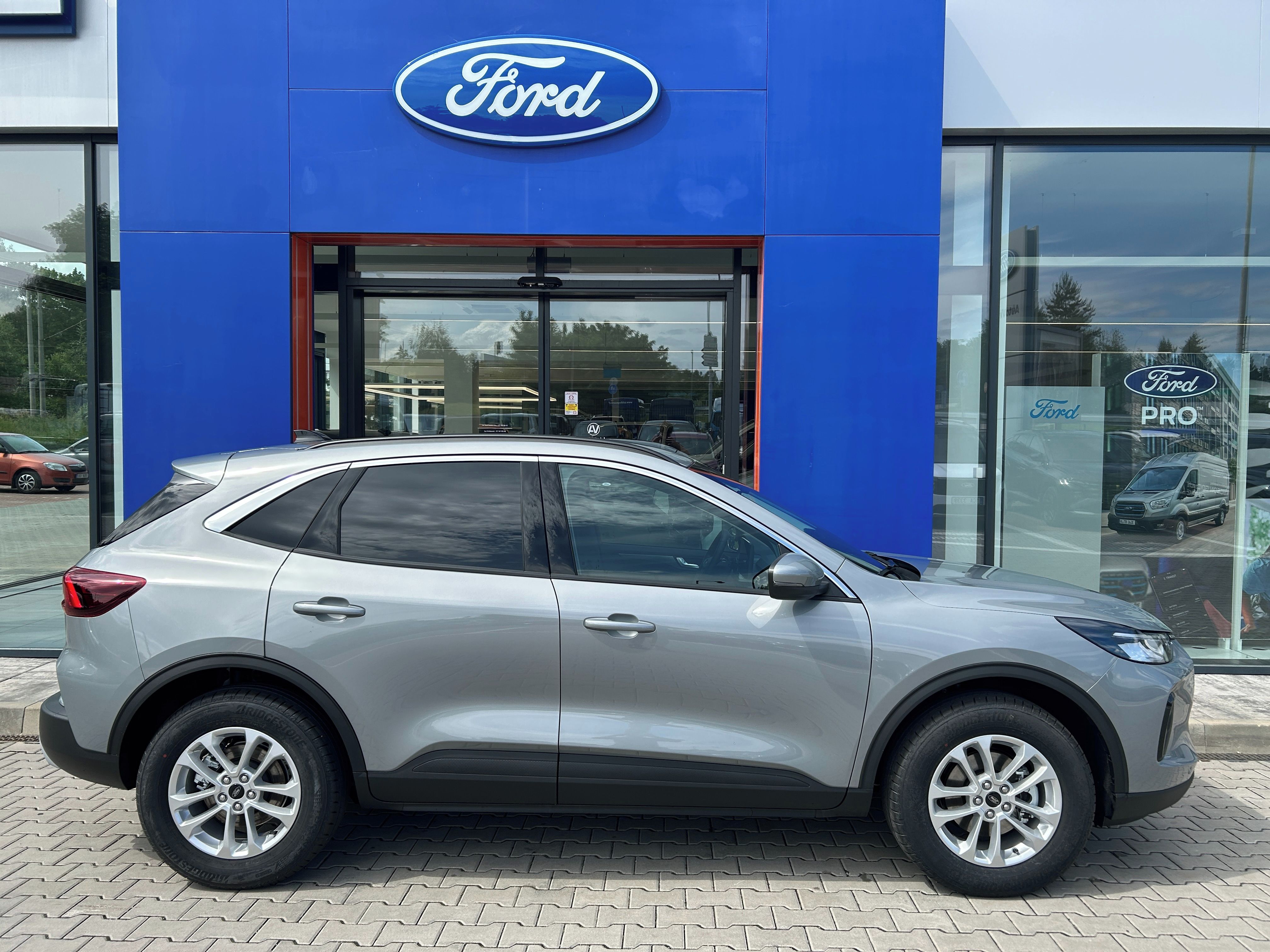 Ford Kuga, 2.5 Hybrid HEV 132kW Titanium - fotka 3