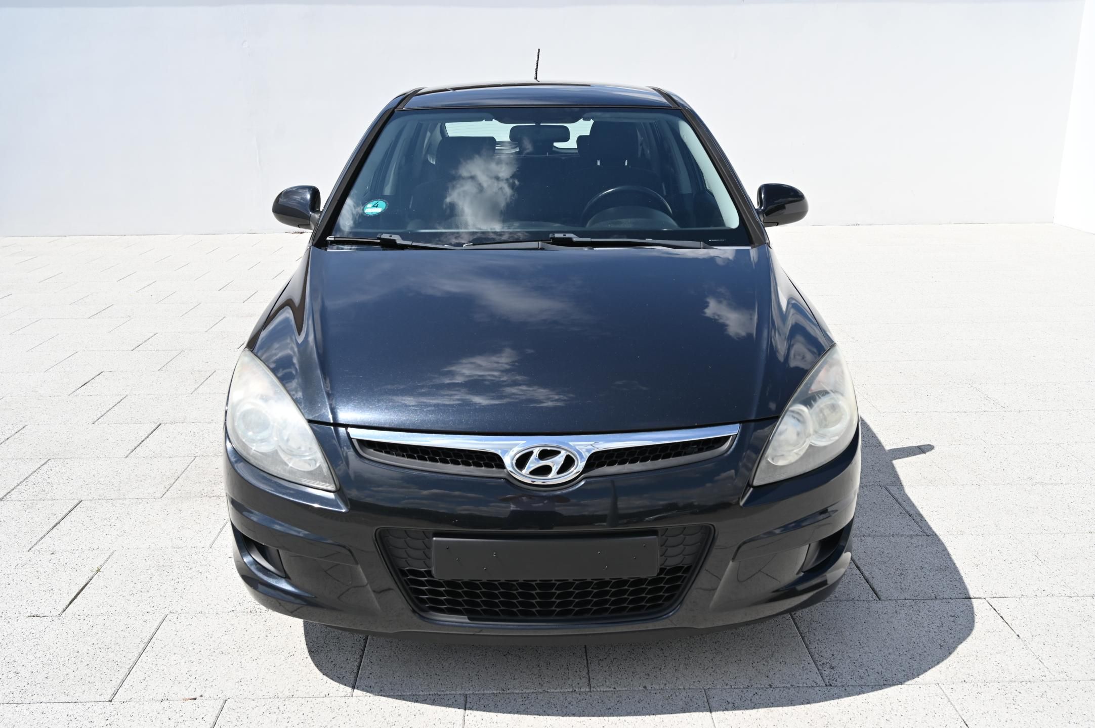 Hyundai i30, 1.4 80KW Edition+ 6/2010 - fotka 2