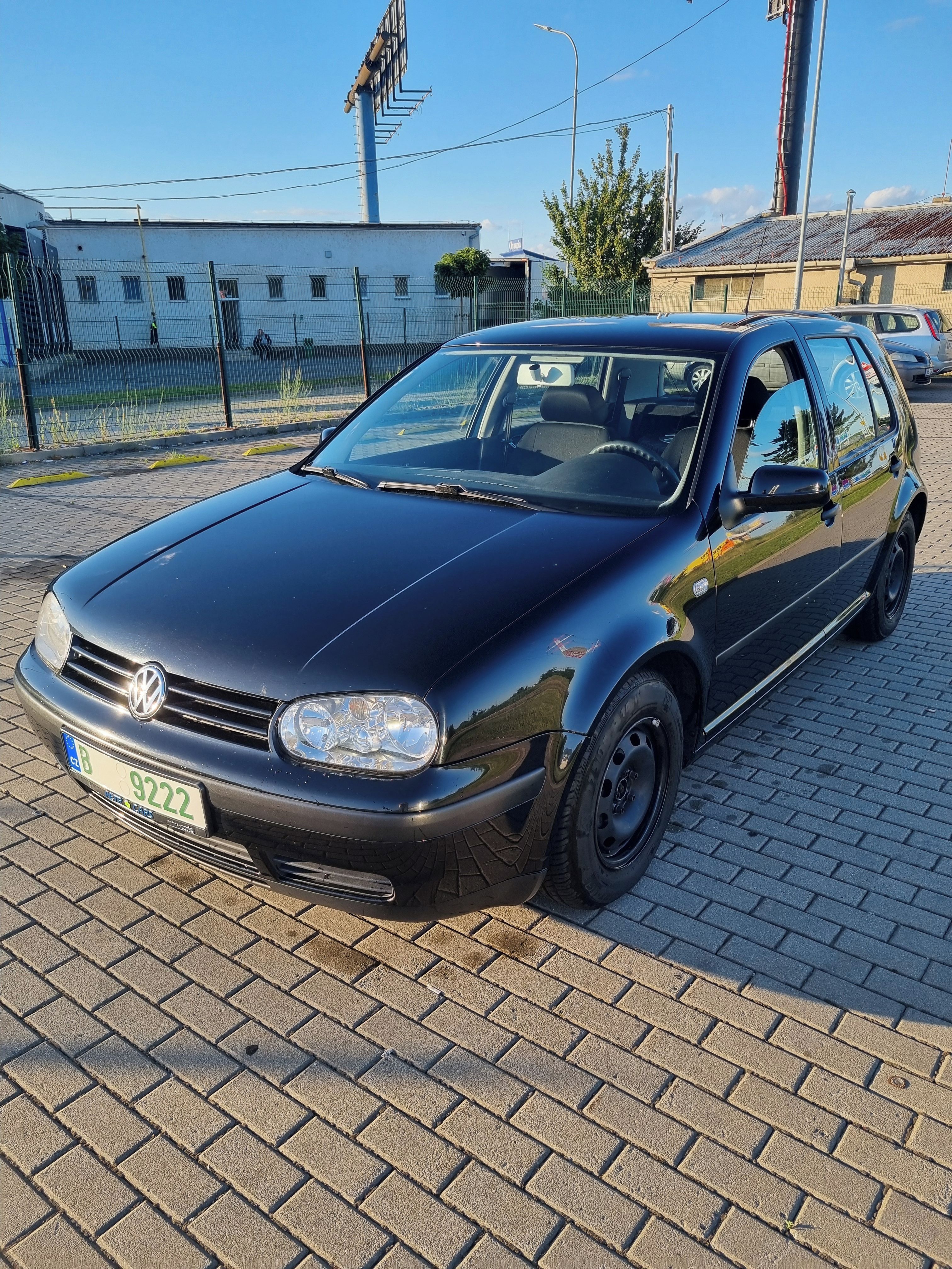 Volkswagen Golf, 1,6i, 77kW, 115 t.km (!)1.maj.