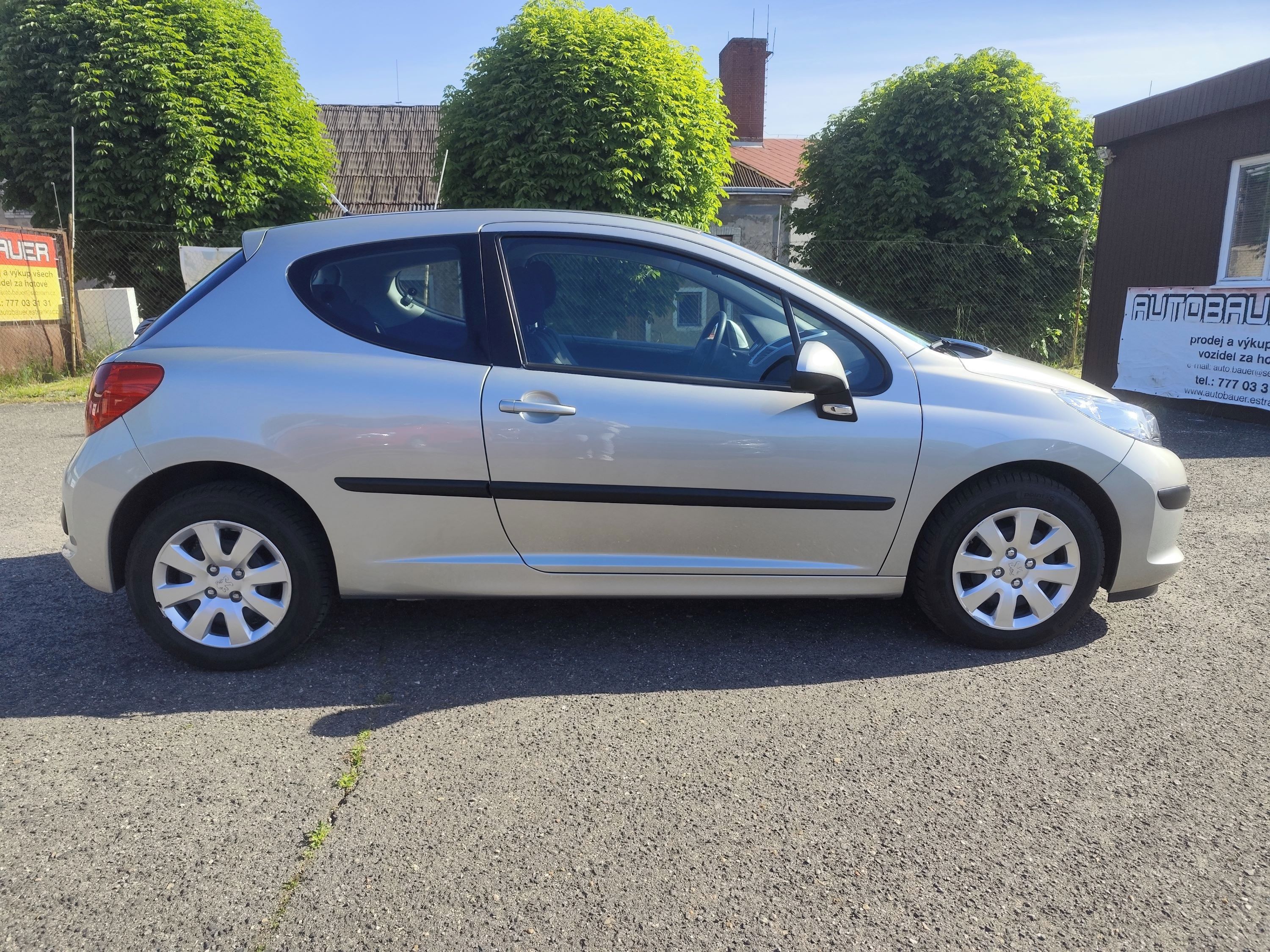 Peugeot 207, 1.4i,16V,65kw.Pouze 45 300 km - fotka 5
