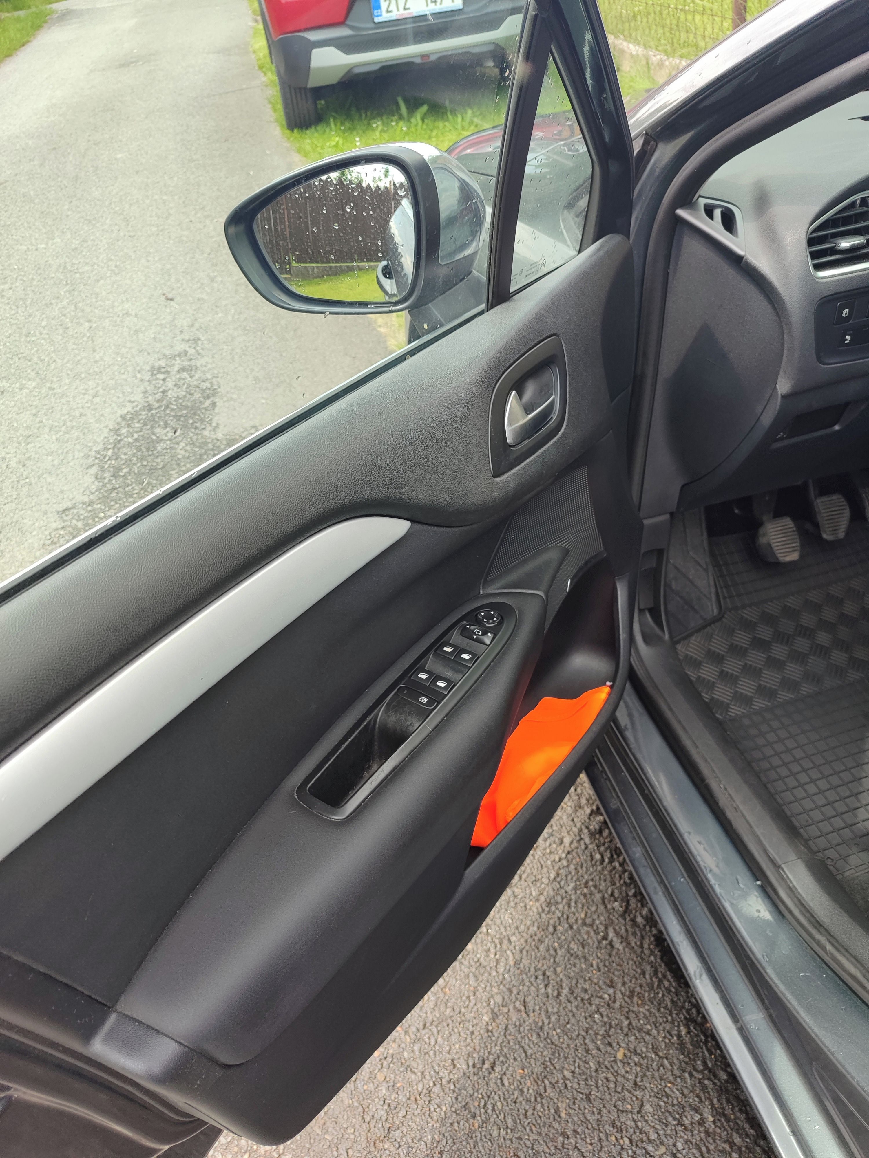 Citroën C4, 1.6 VTi benzín - fotka 5