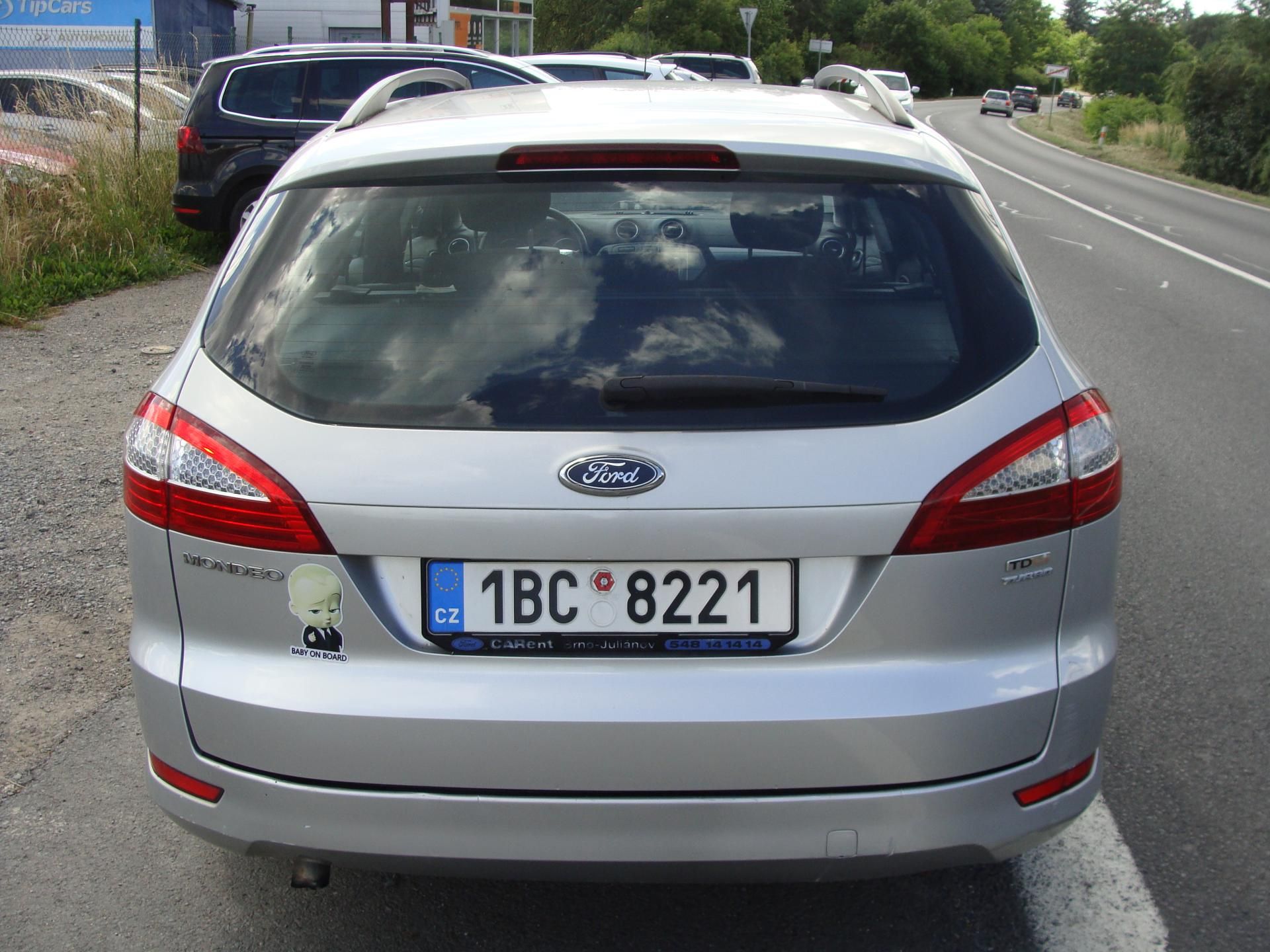 Ford Mondeo, 2.0 TDCi, 103 kW, klimatizace - fotka 4