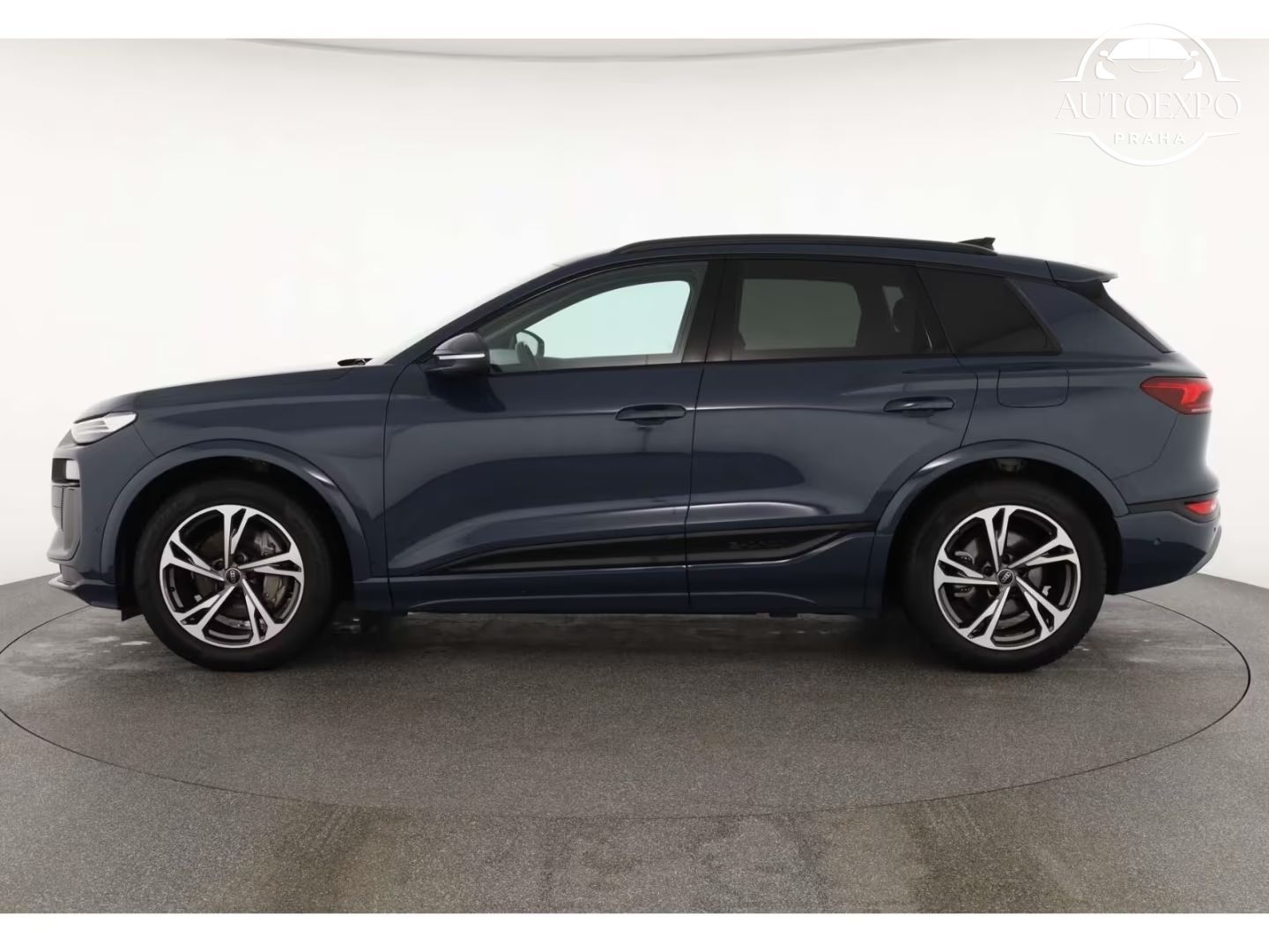 Audi Q6 e-tron, S line - fotka 4
