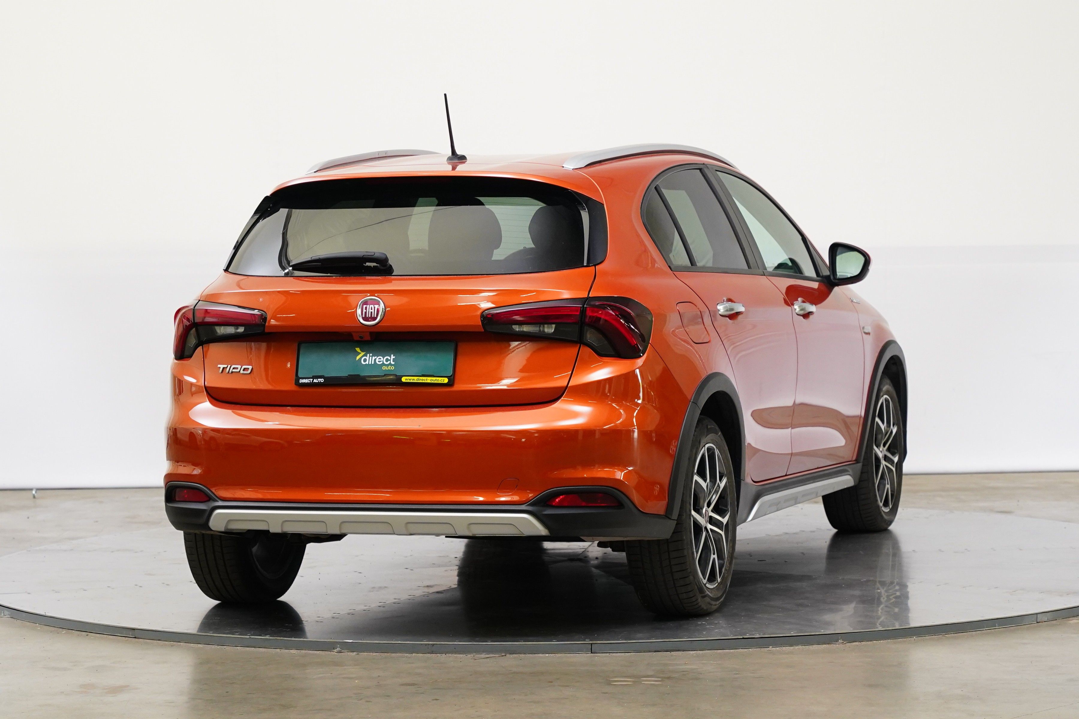 Fiat Tipo, 1.6 MultiJet 96 kW HB CROSS - fotka 3