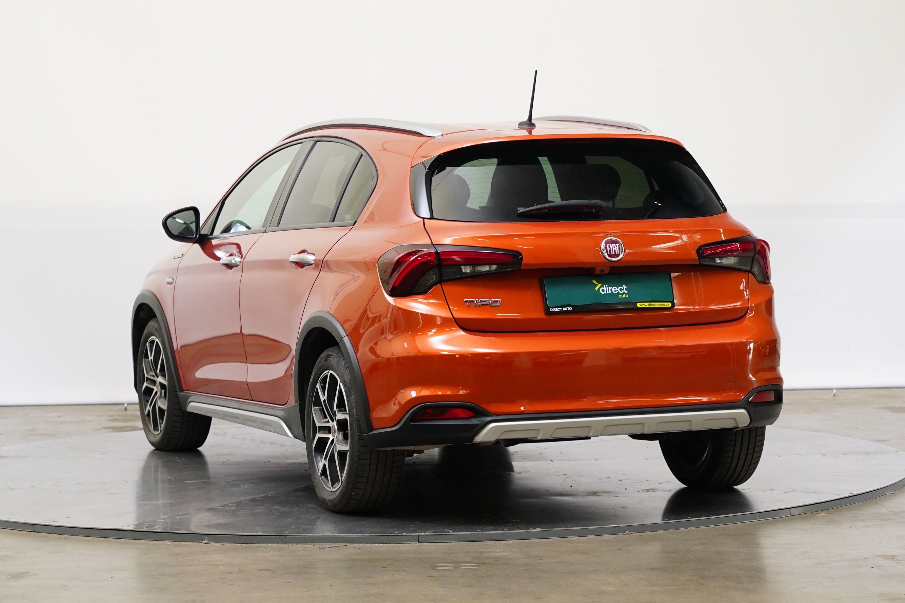 Fiat Tipo, 1.6 MultiJet 96 kW HB CROSS - fotka 4