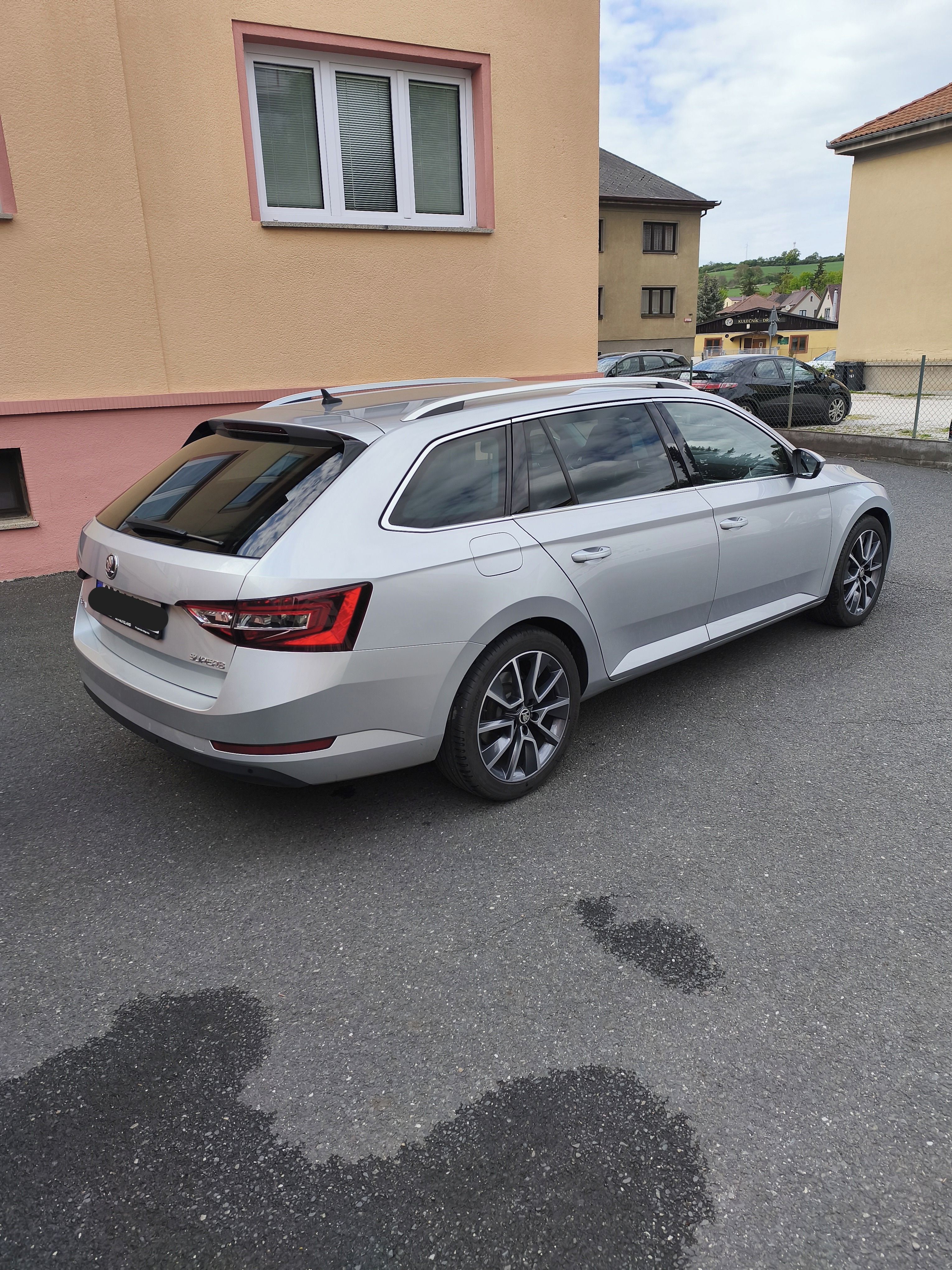 Škoda Superb, 2,0 TDI servisováno - fotka 3