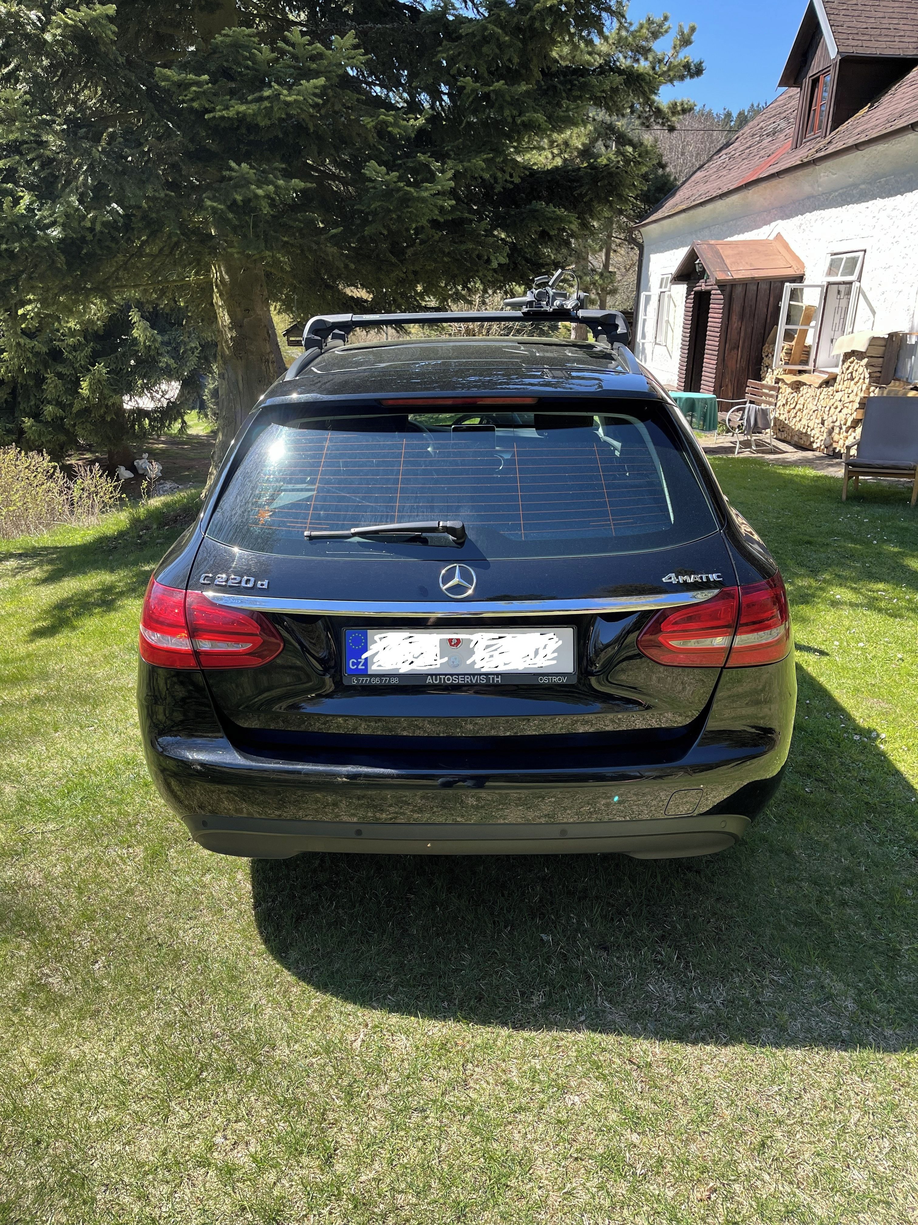 Mercedes-Benz Třídy C, Mercedes-Benz Třídy C 220D - fotka 4