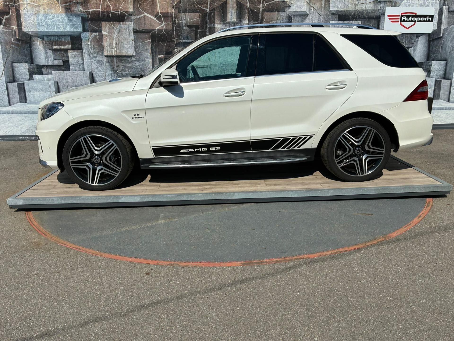 Mercedes-Benz Třídy M, ML63 AMG BITURBO,386KW, 4MATIC - fotka 4