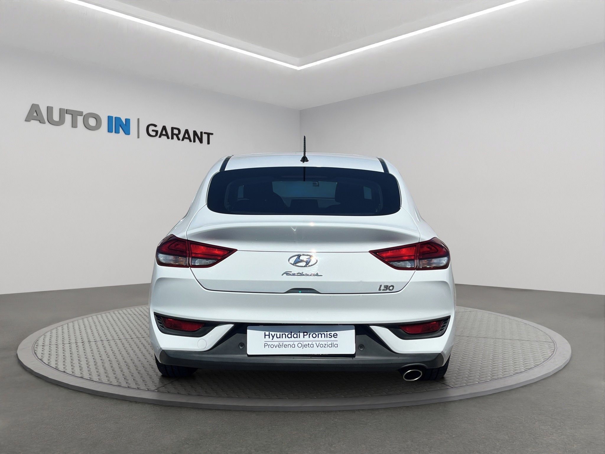 Hyundai i30, TRIKOLOR COMFORT 1.0 T-GDi 88k - fotka 5