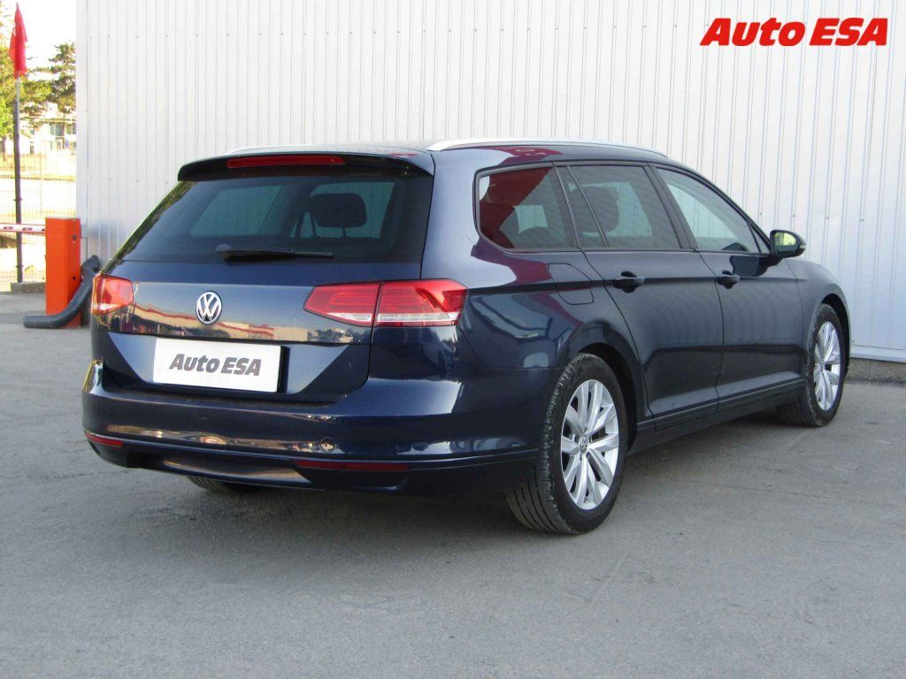 Volkswagen Passat, 1.6 TDi - fotka 4