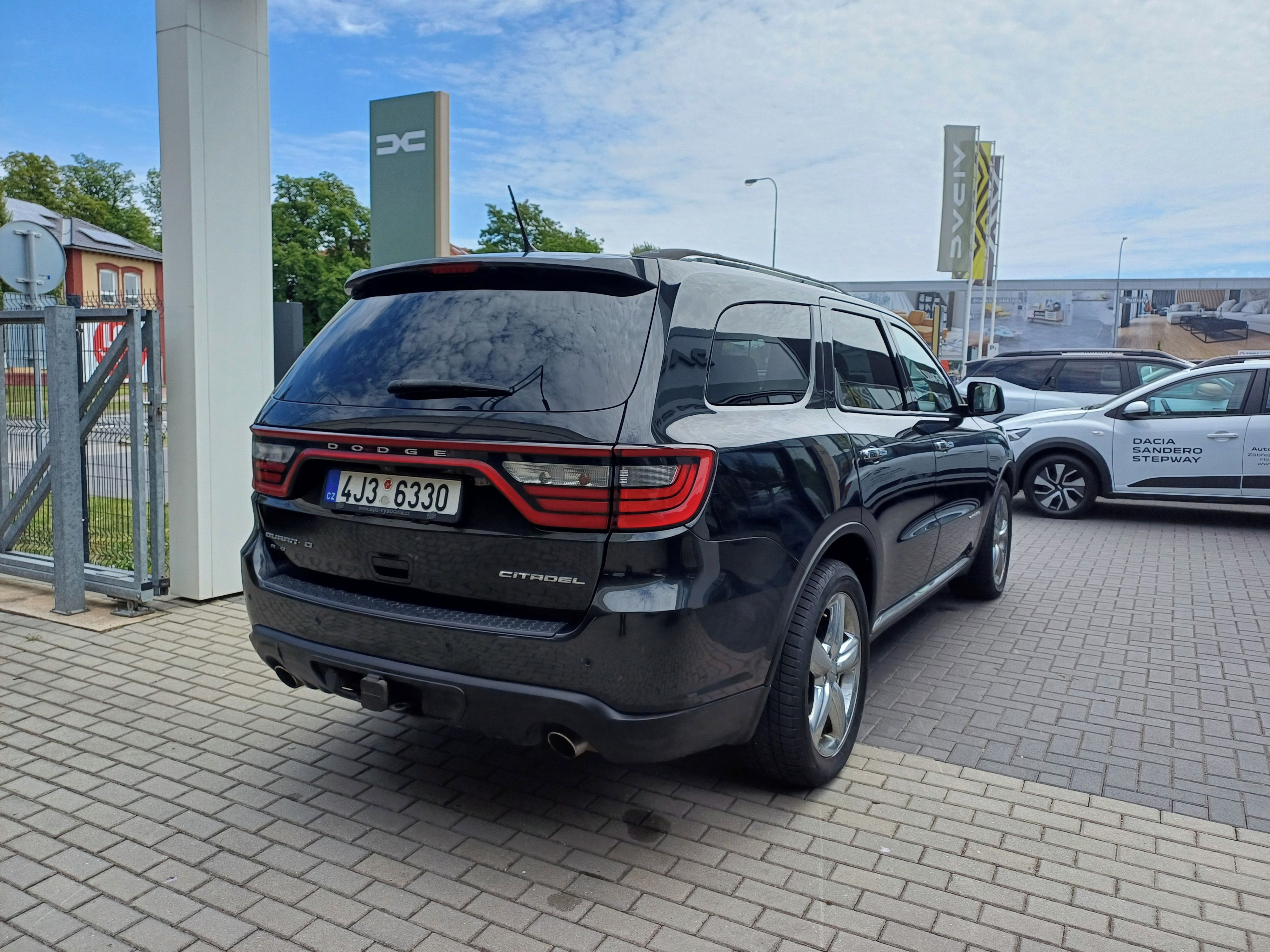 Dodge Durango, CITADEL 5,7 V8 HEMI - fotka 3