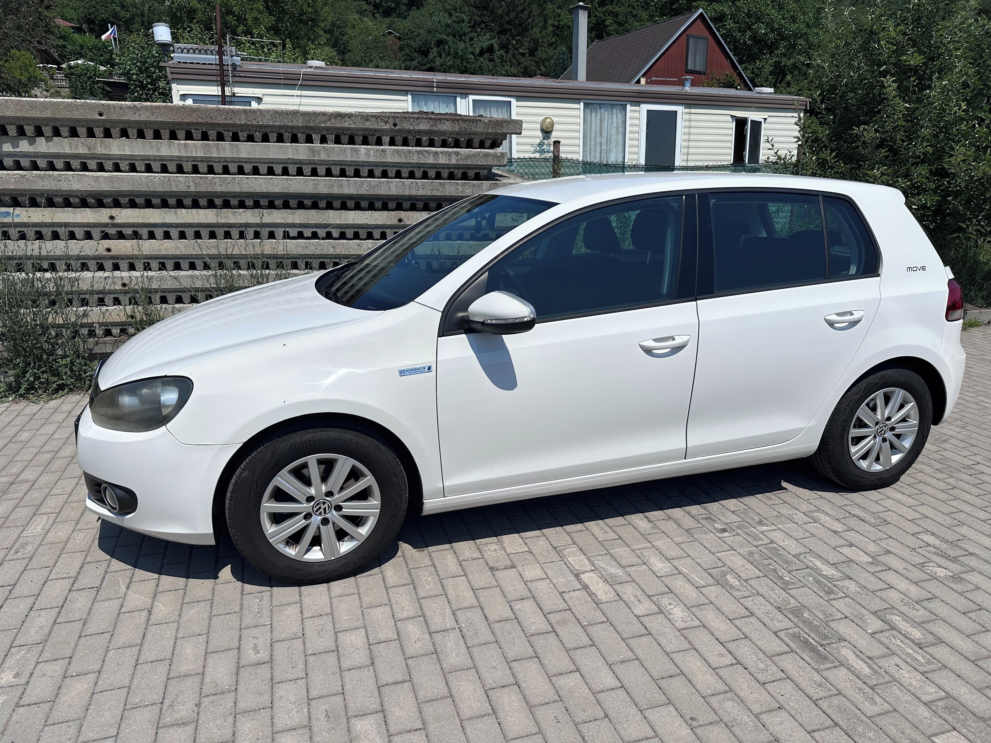 Volkswagen Golf, VI, 1.2 servisováno - fotka 2