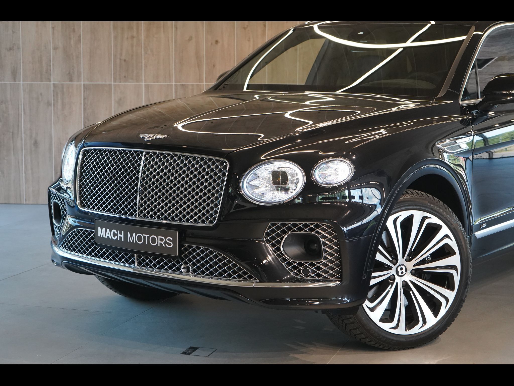 Bentley Bentayga, V8, AWD, Panorama, 360° kamera - fotka 2