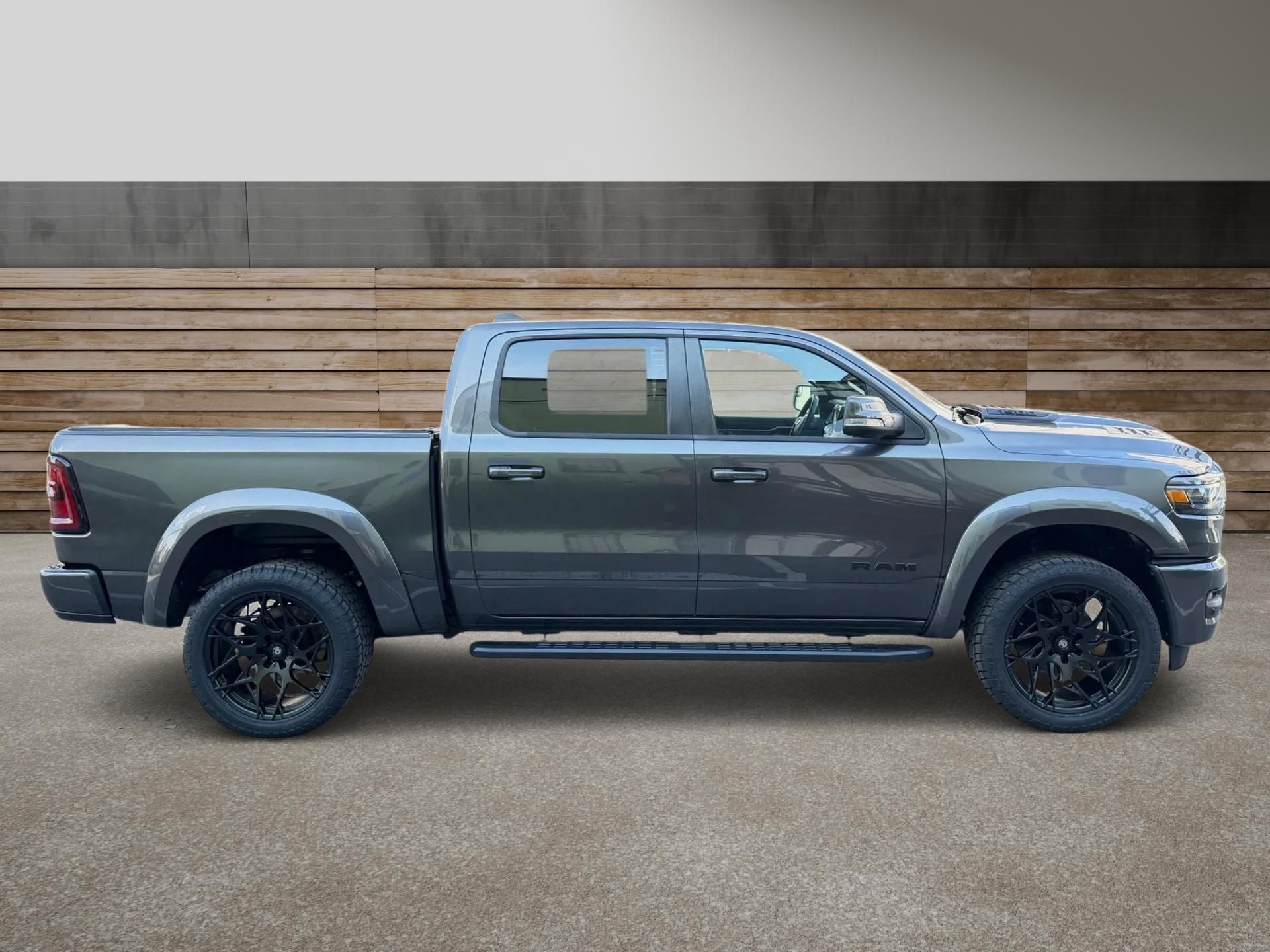 Dodge Ram, +HEMI+OFFROAD PAKET+LOOK26+ - fotka 2