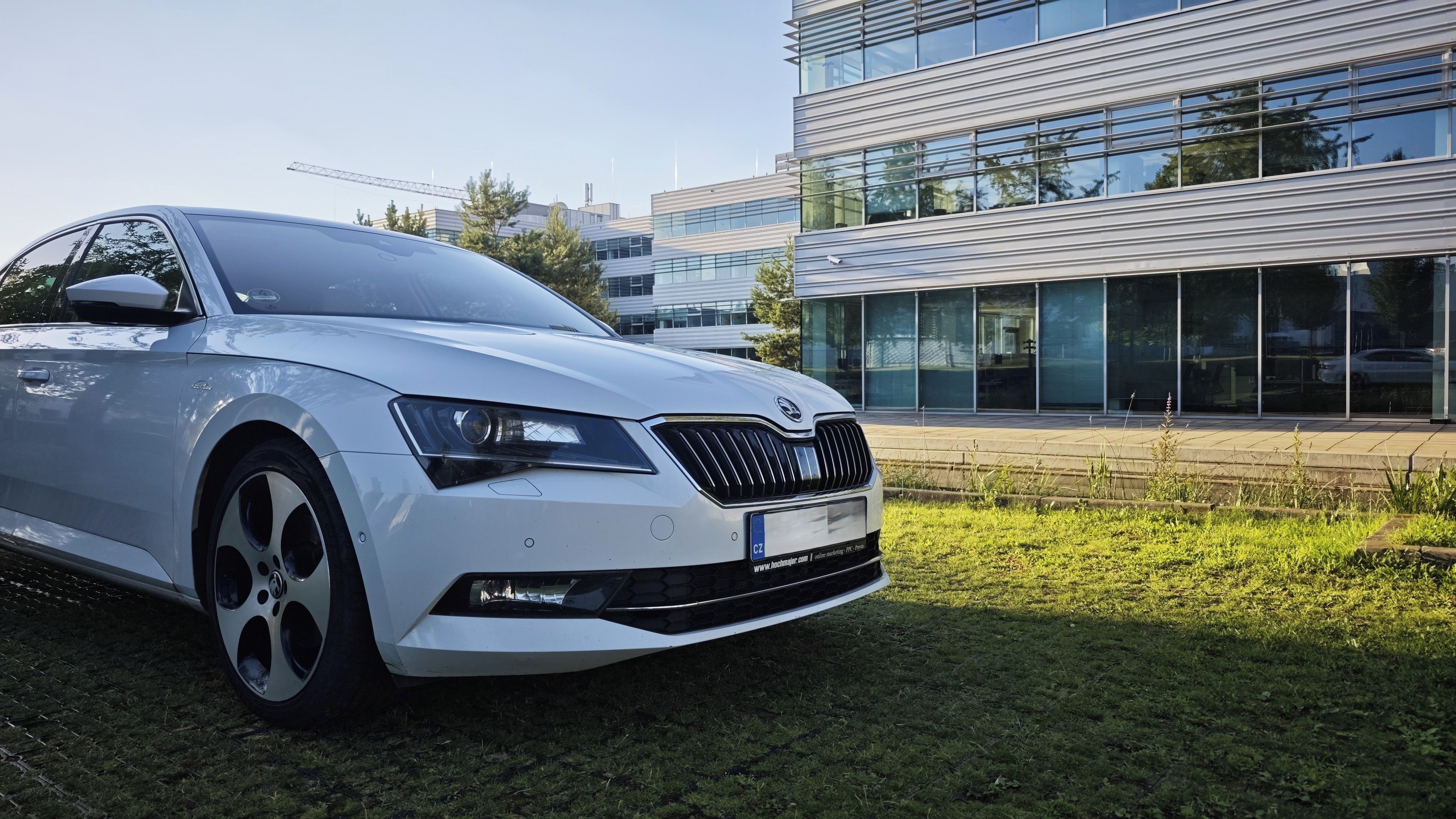 Škoda Superb, L&K 4x4 Reálná plná výbava, ČR - fotka 2