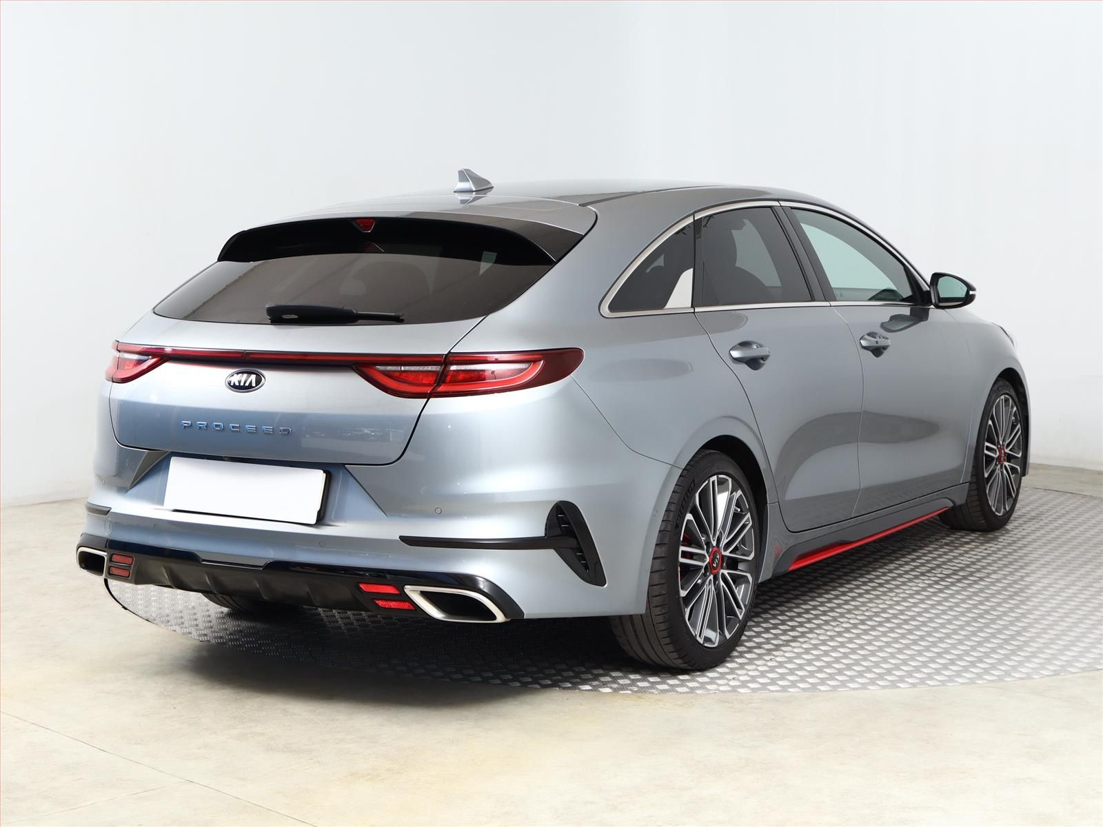Kia ProCeed, GT 1.6 T-GDI, Automat, Kůže - fotka 5
