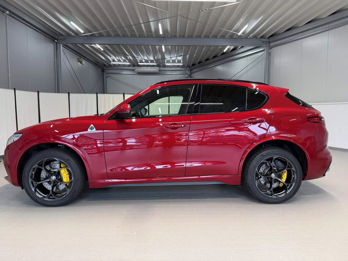 Alfa Romeo Stelvio, 2.9T V6 8AT 510k Q4 QUADRIFOGL - fotka 2