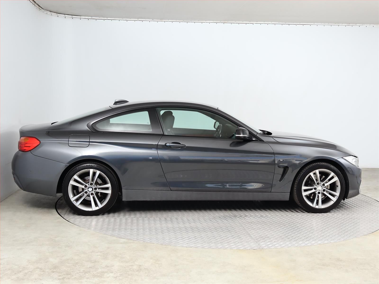 BMW Řada 4, 428i, Sport Line, 4X4 - fotka 6