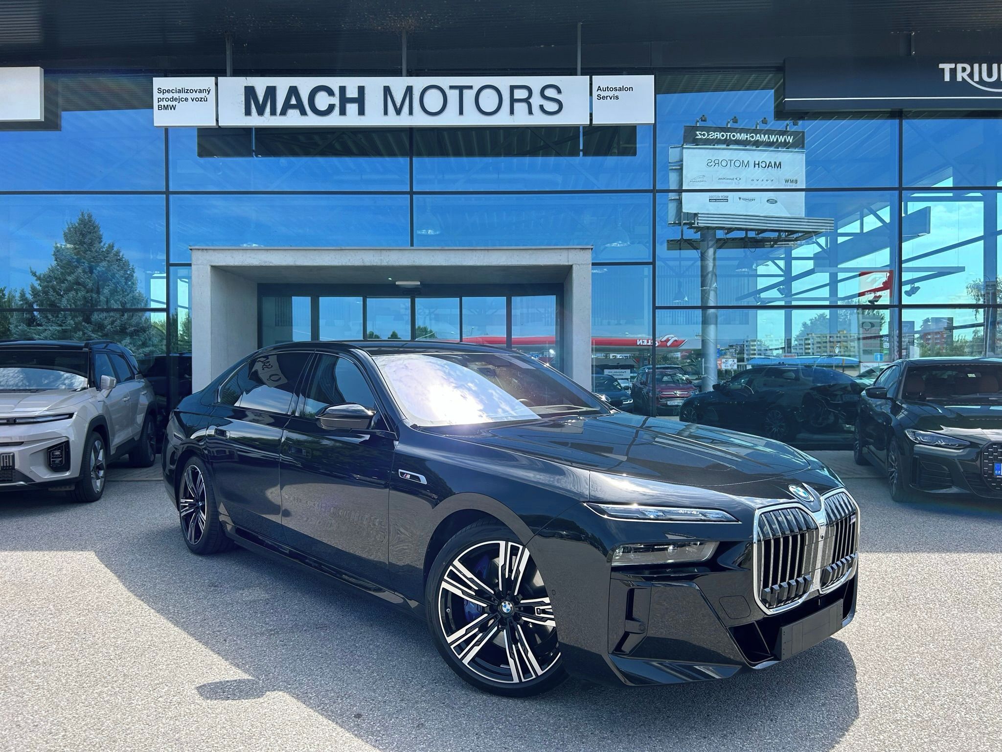 BMW Řada 7, M760e xDrive, B&W Diamond TOP - fotka 2