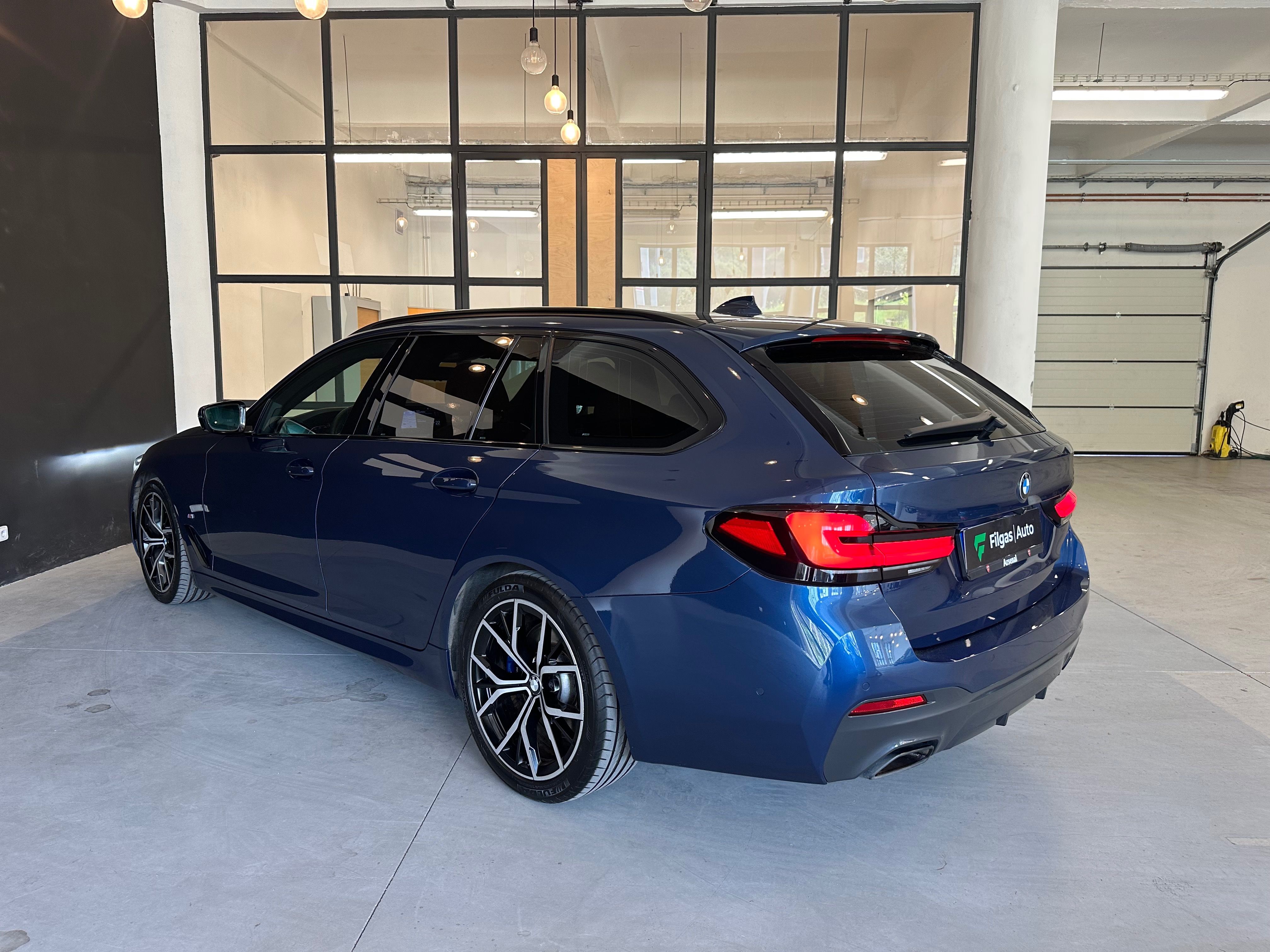BMW Řada 5, 530d xDrive M Sport ZÁRUKA - fotka 4