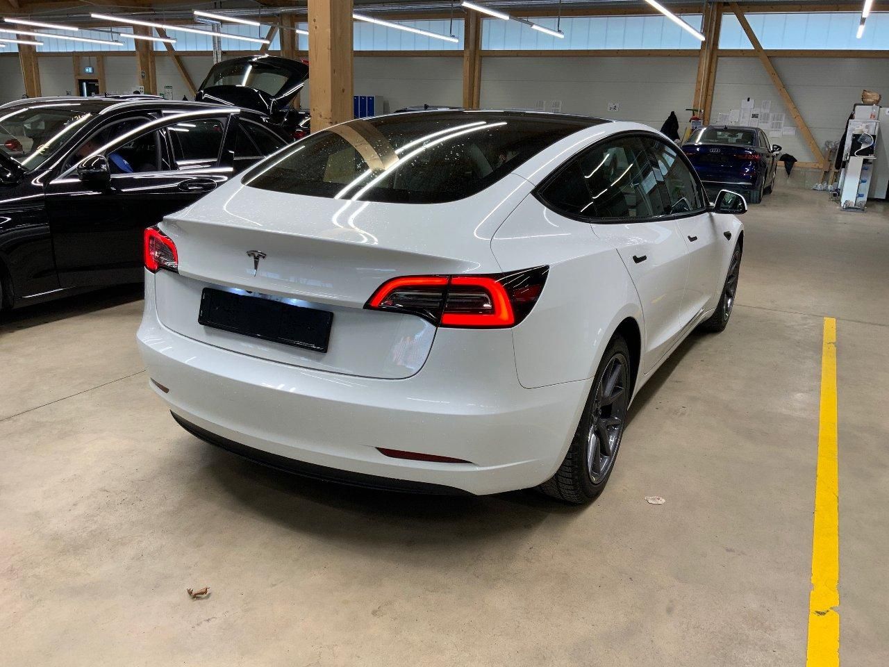 Tesla Model 3, STANDART RANGE 208kw SOH 95,0% - fotka 3