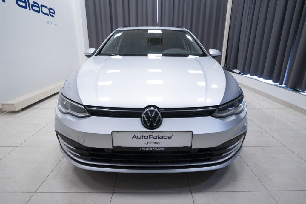 Volkswagen Golf, 1,5 eTSI DSG KAMERA VÝHŘEV ČR - fotka 2