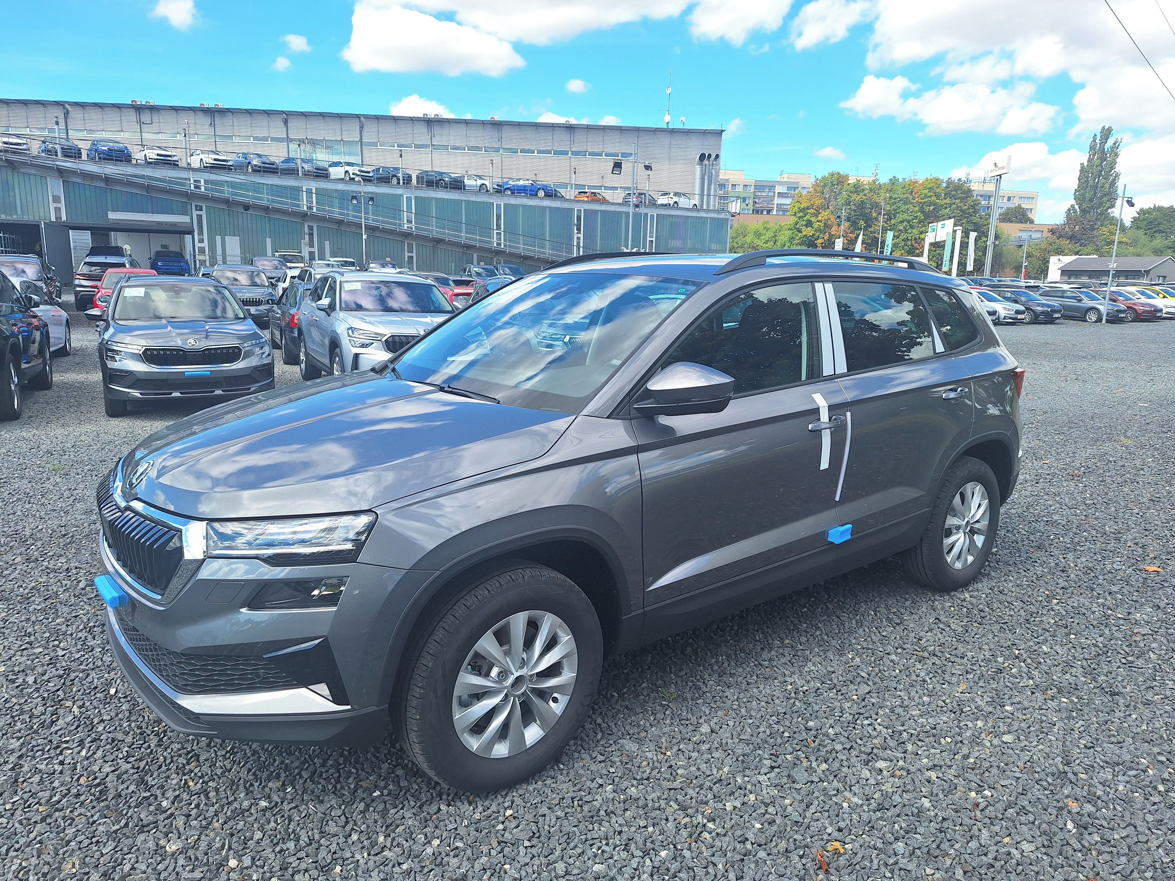 Škoda Karoq, CLASSIC 1.5TSI 110kW DSG| Tažn - fotka 2