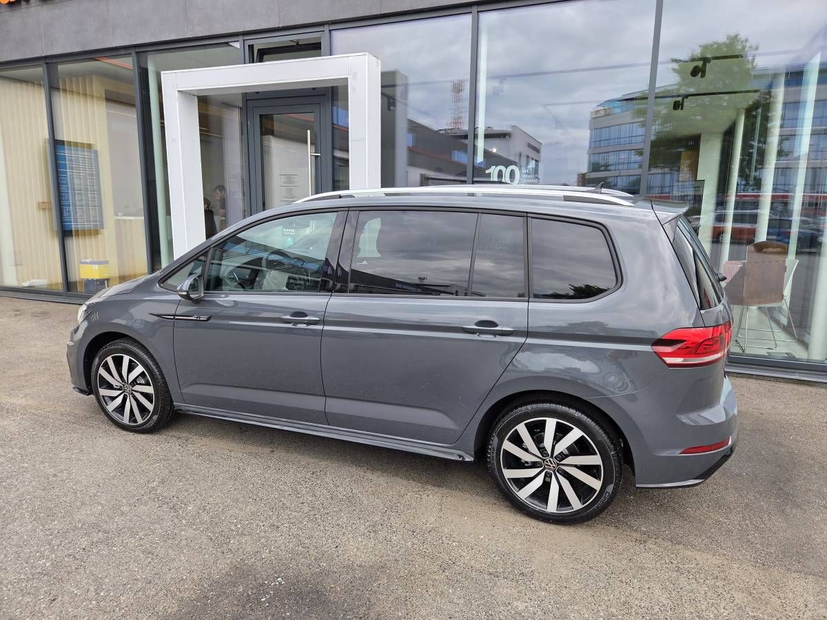 Volkswagen Touran, 1.5 TSI R-line DSG 7míst - fotka 2