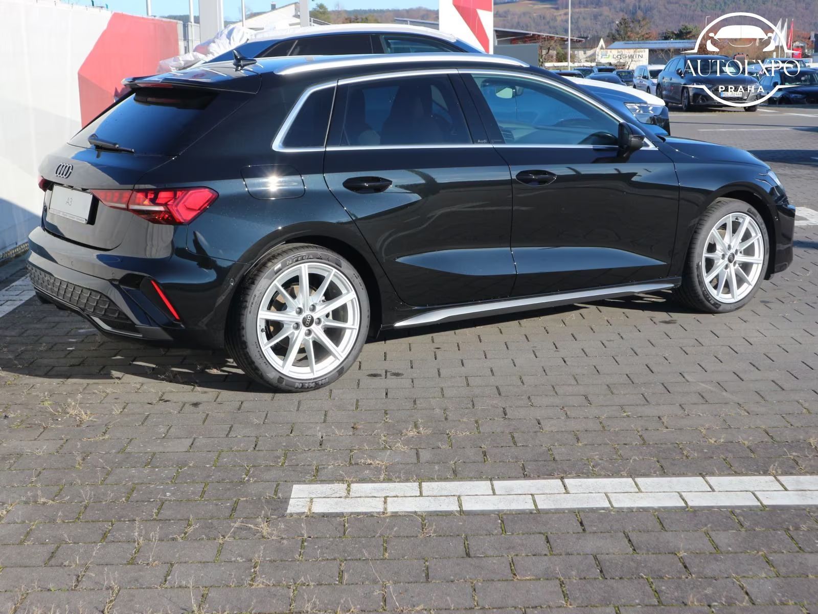 Audi A3, Sportback S line 35 TDI S tron - fotka 2