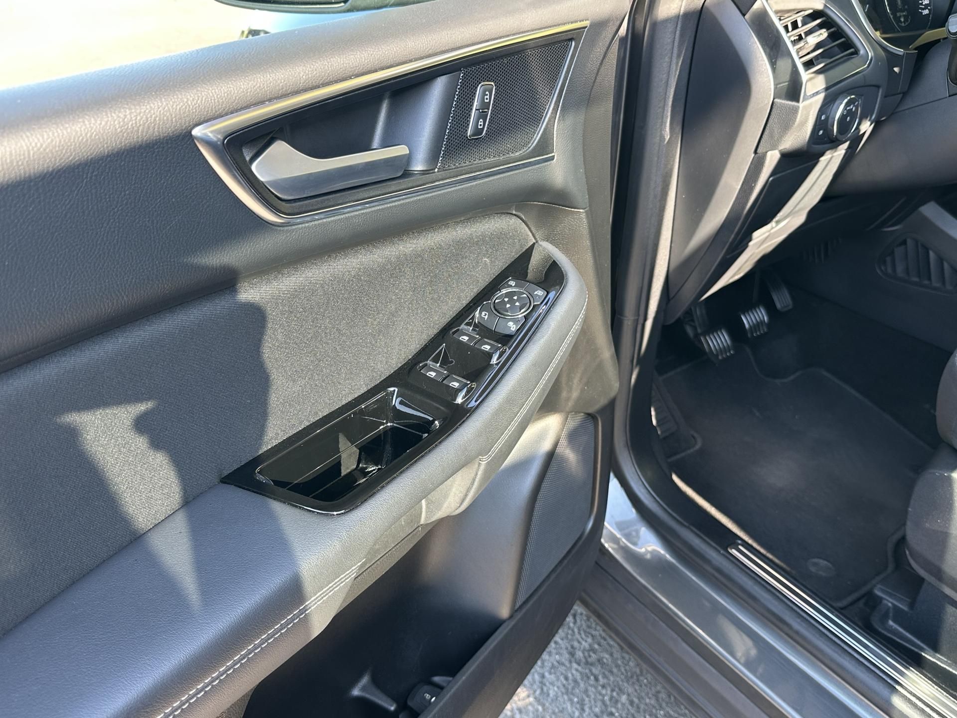 Ford Galaxy, 1.5/121kW TITANIUM  *7.Míst* - fotka 5